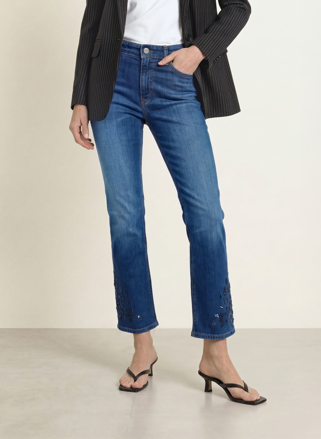 MARC CAIN Cropped Jeans FORLI mit Schmucksteinen: 357 vintage indigo