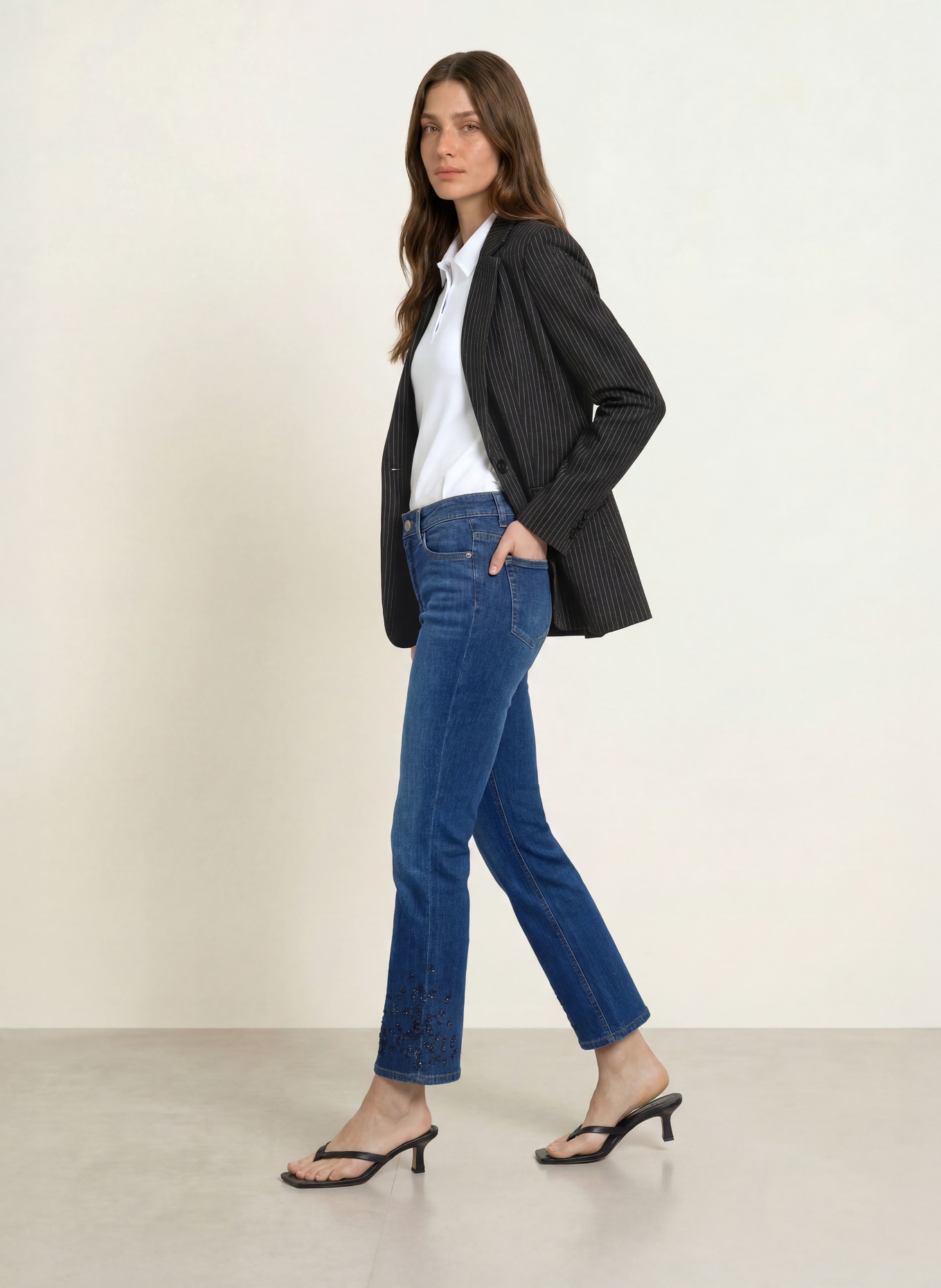 MARC CAIN Cropped Jeans FORLI mit Schmucksteinen: 357 vintage indigo