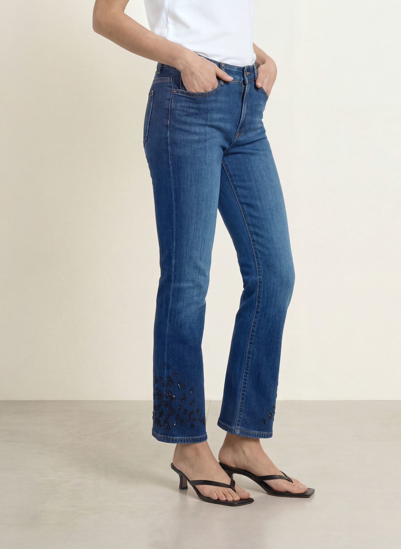 MARC CAIN Cropped Jeans FORLI mit Schmucksteinen: 357 vintage indigo