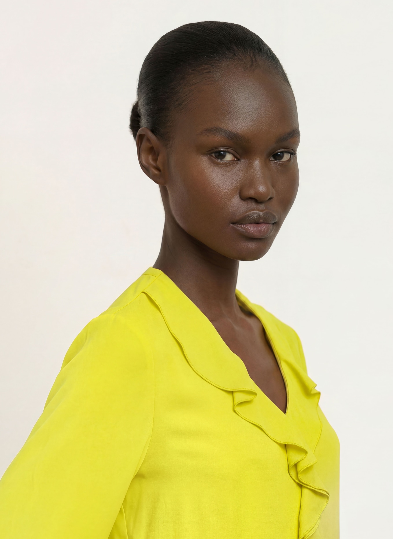 MARC CAIN Blusenshirt mit Volants: 513 apple green new