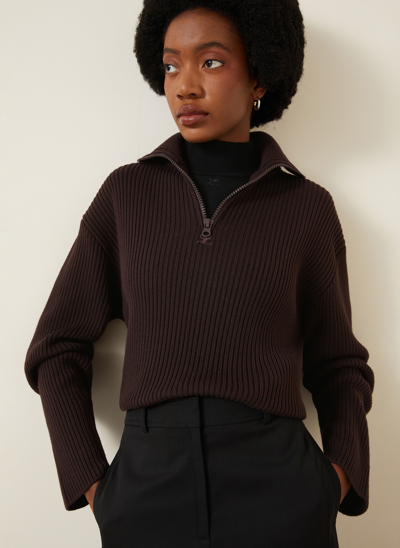 Courrèges Pull col zippé en laine mérinos: MARRON FONCÉ