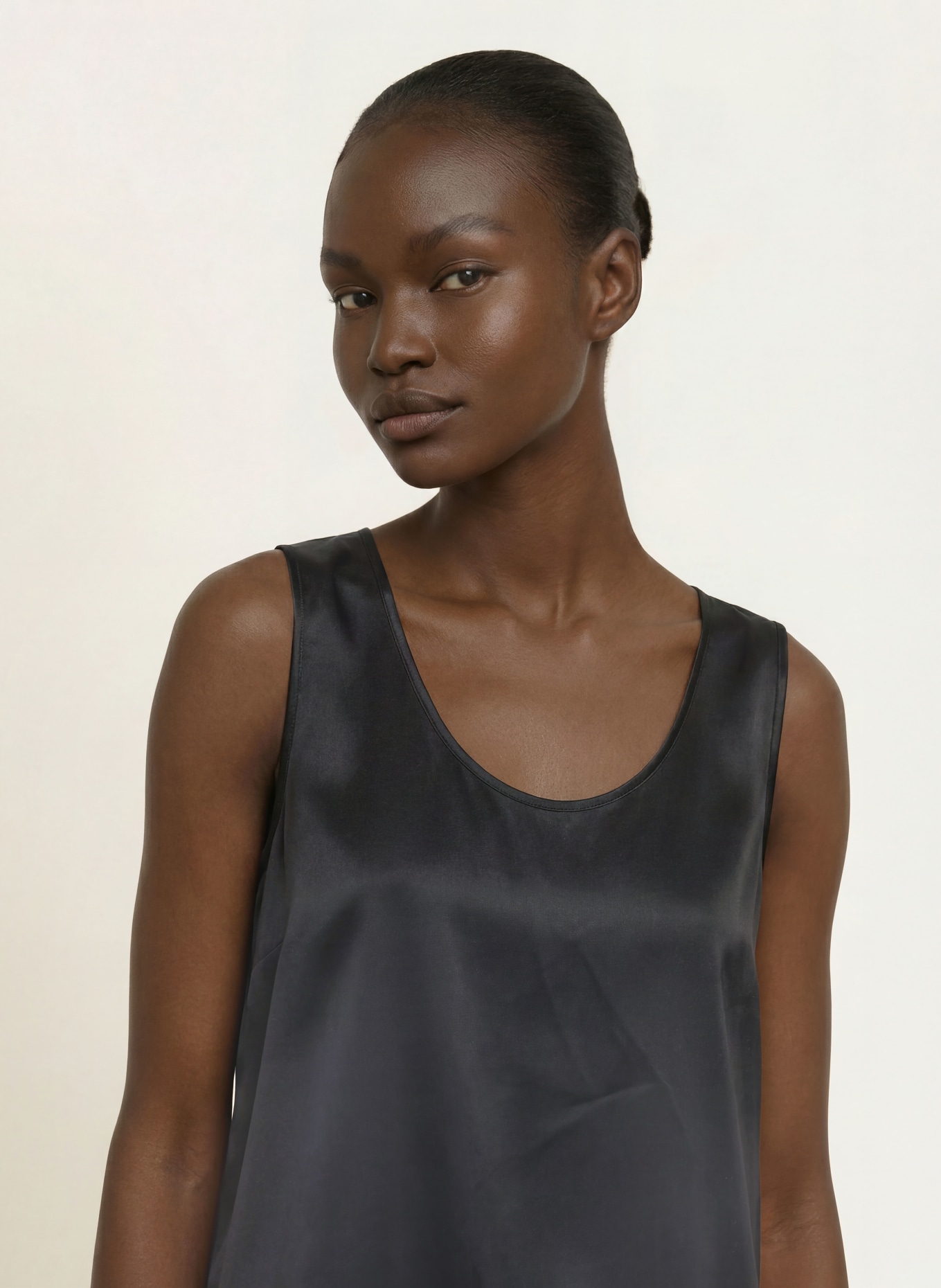 MARC CAIN Seidentop: 900 black new