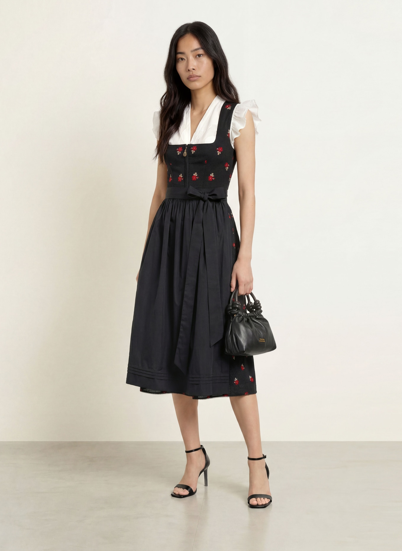 SPORTALM Robe Dirndl MONHAM: NOIR / OR / ROUGE