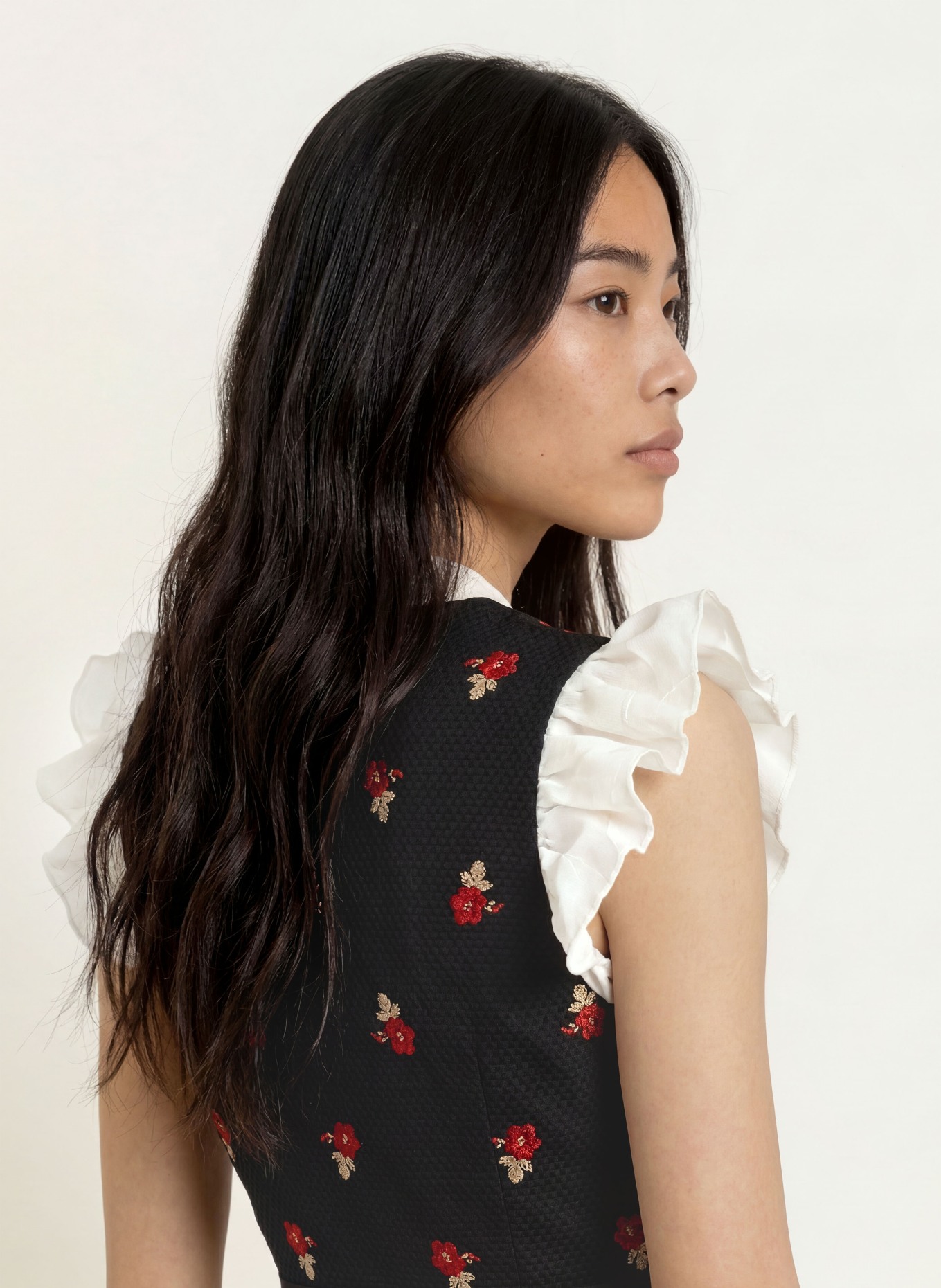 SPORTALM Robe Dirndl MONHAM: NOIR / OR / ROUGE