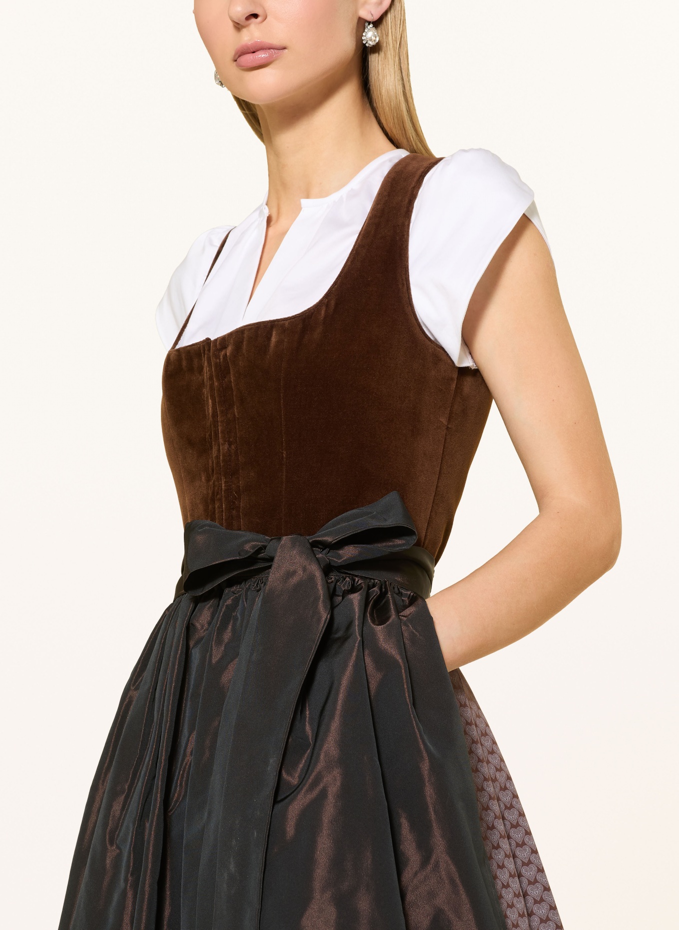 Johann & Johanna Dirndl: DUNKELBRAUN / BLAUGRAU