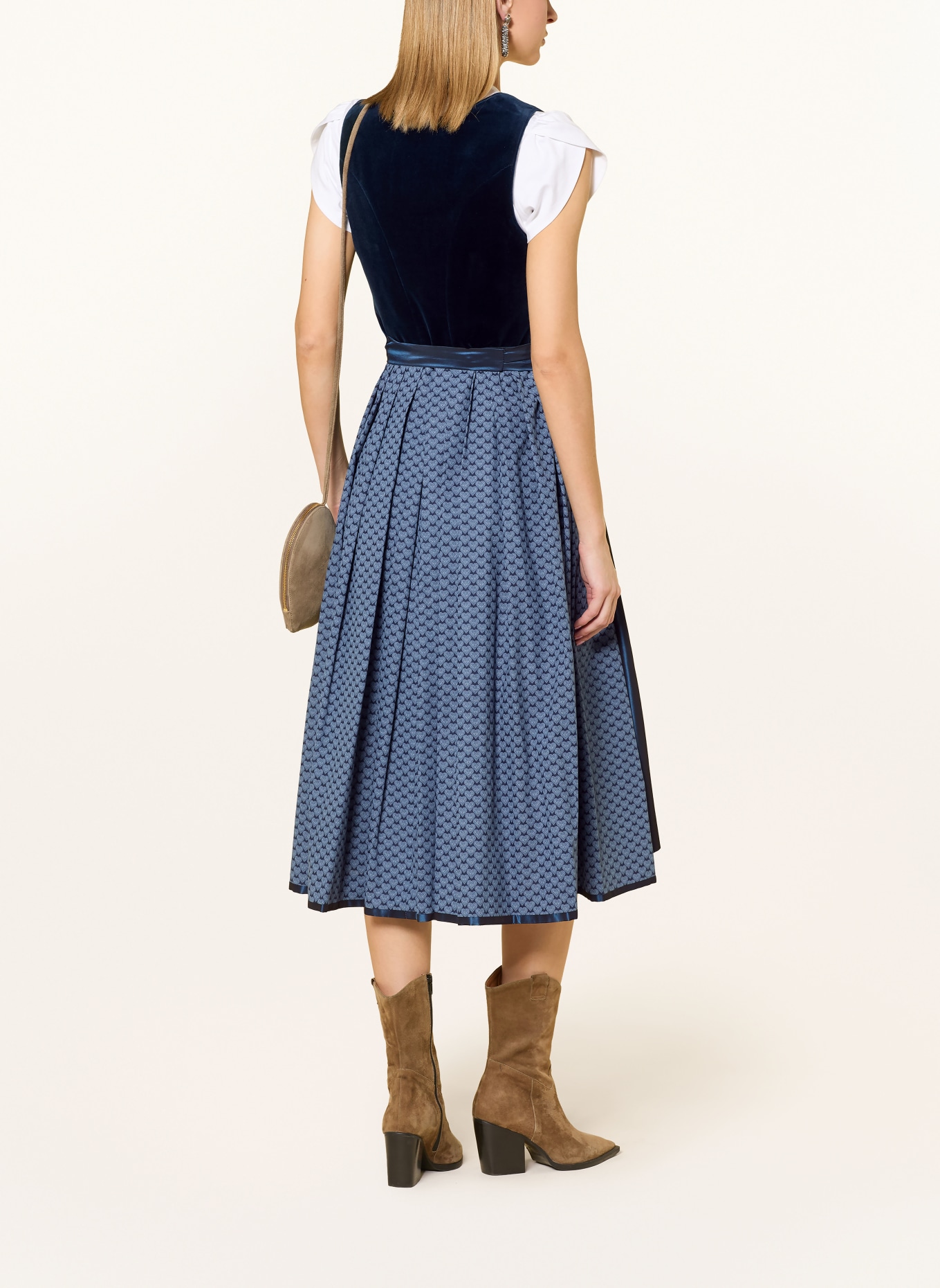 Johann & Johanna Dirndl v kombinaci materiálů: TMAVĚ MODRÁ / ČERNOŠEDÁ
