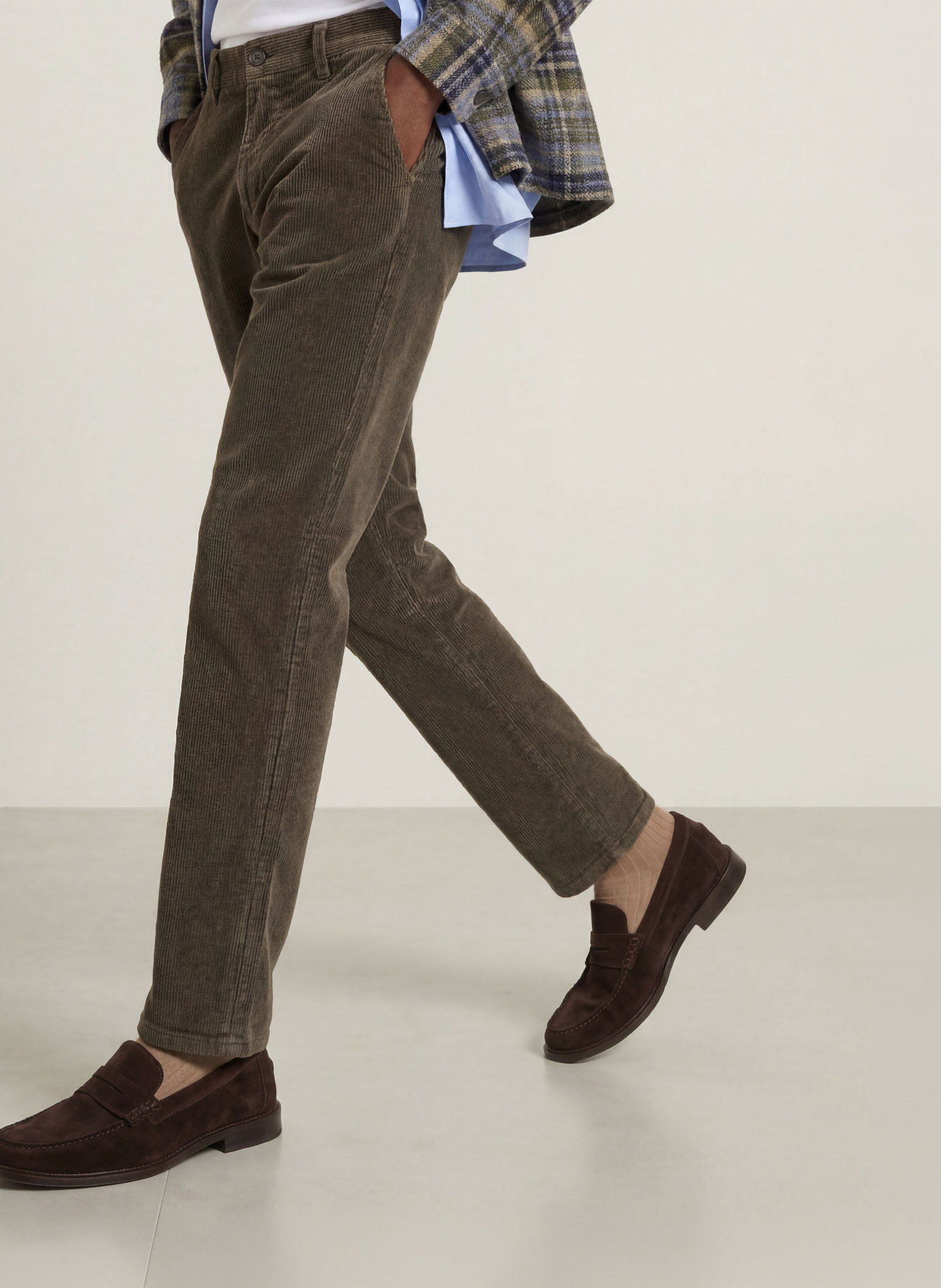 PAUL Pantalon en velours côtelé, coupe classique: OLIVE