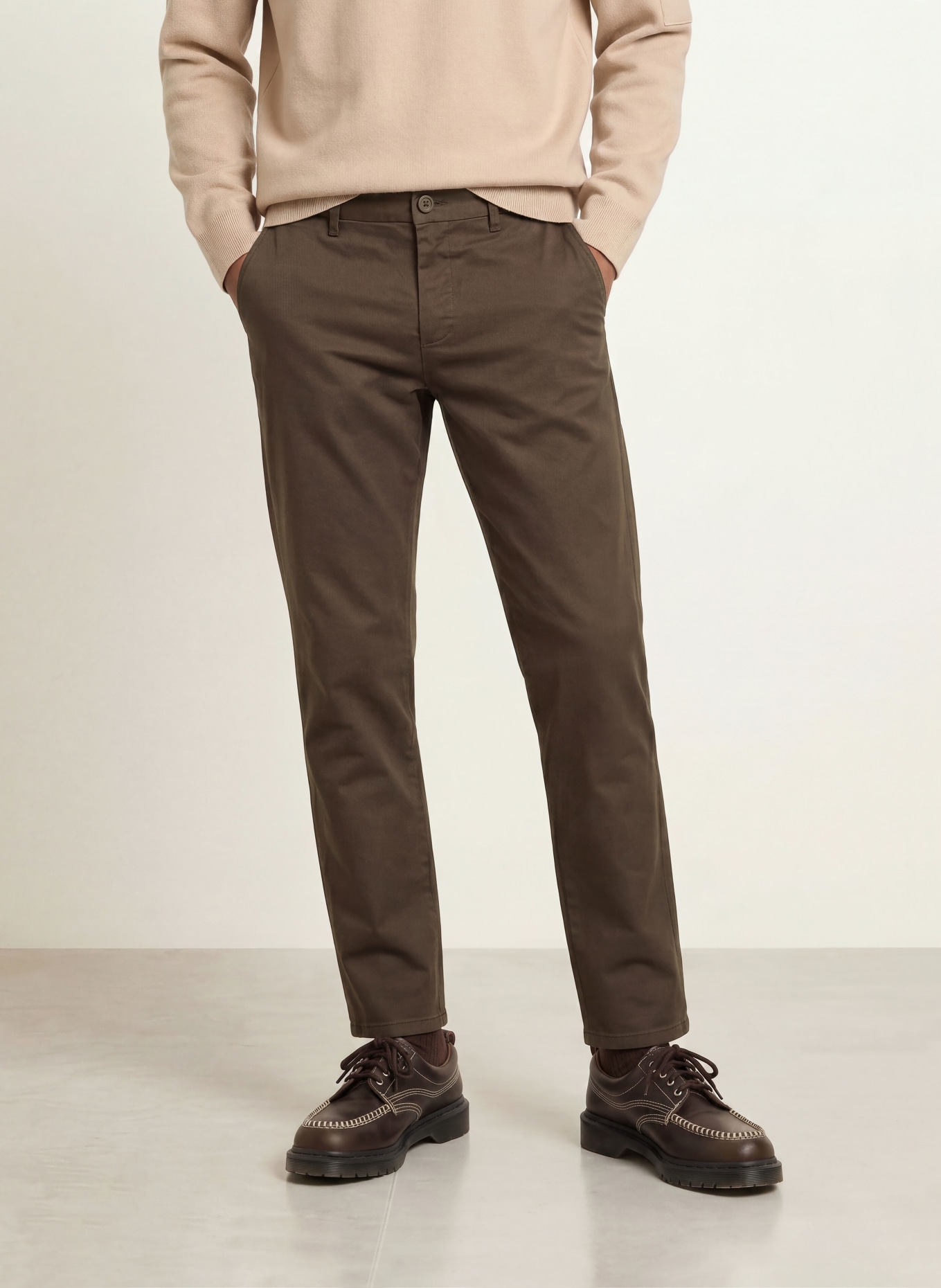 PAUL Regular-Fit Chinos: DARK BROWN