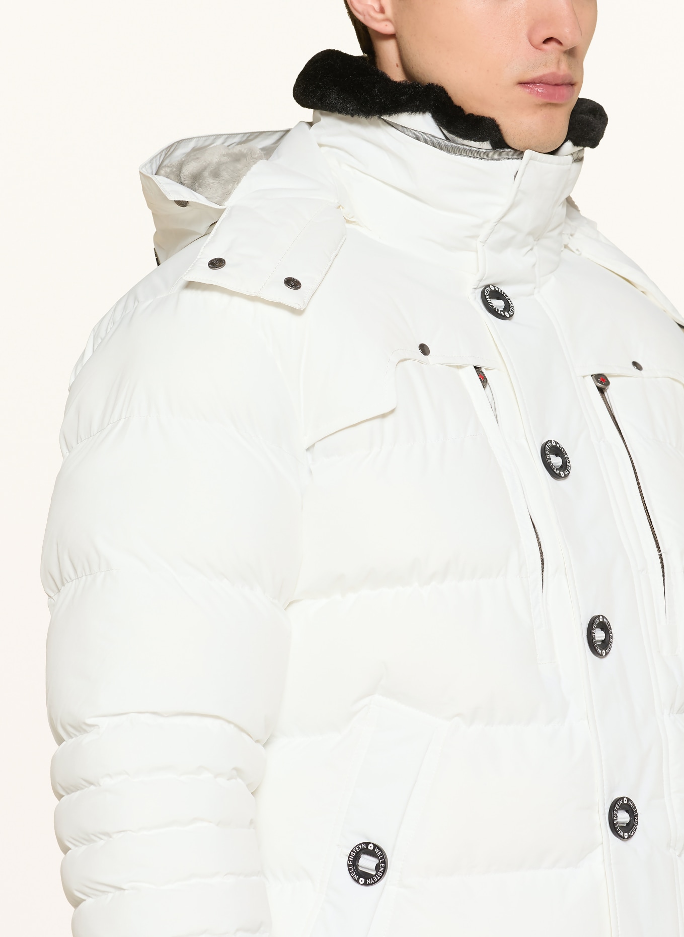 WELLENSTEYN Steppjacke STARSTREAM mit abnehmbarer Kapuze und Kunstfell: WEISS / SCHWARZ