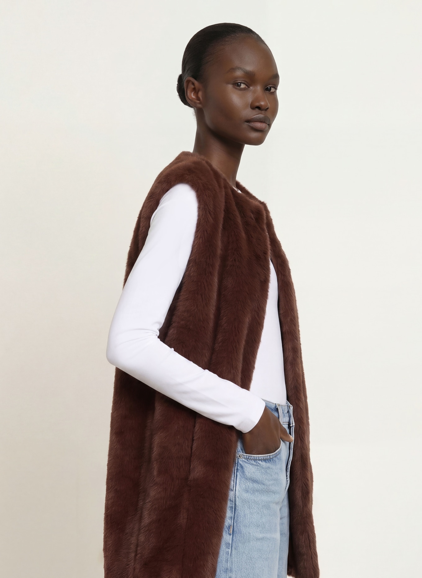 HERNO Veste sans manches en fausse fourrure: MARRON FONCÉ