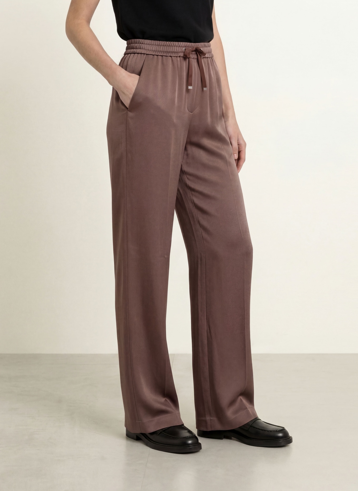 HERNO Satinhose: BRAUN