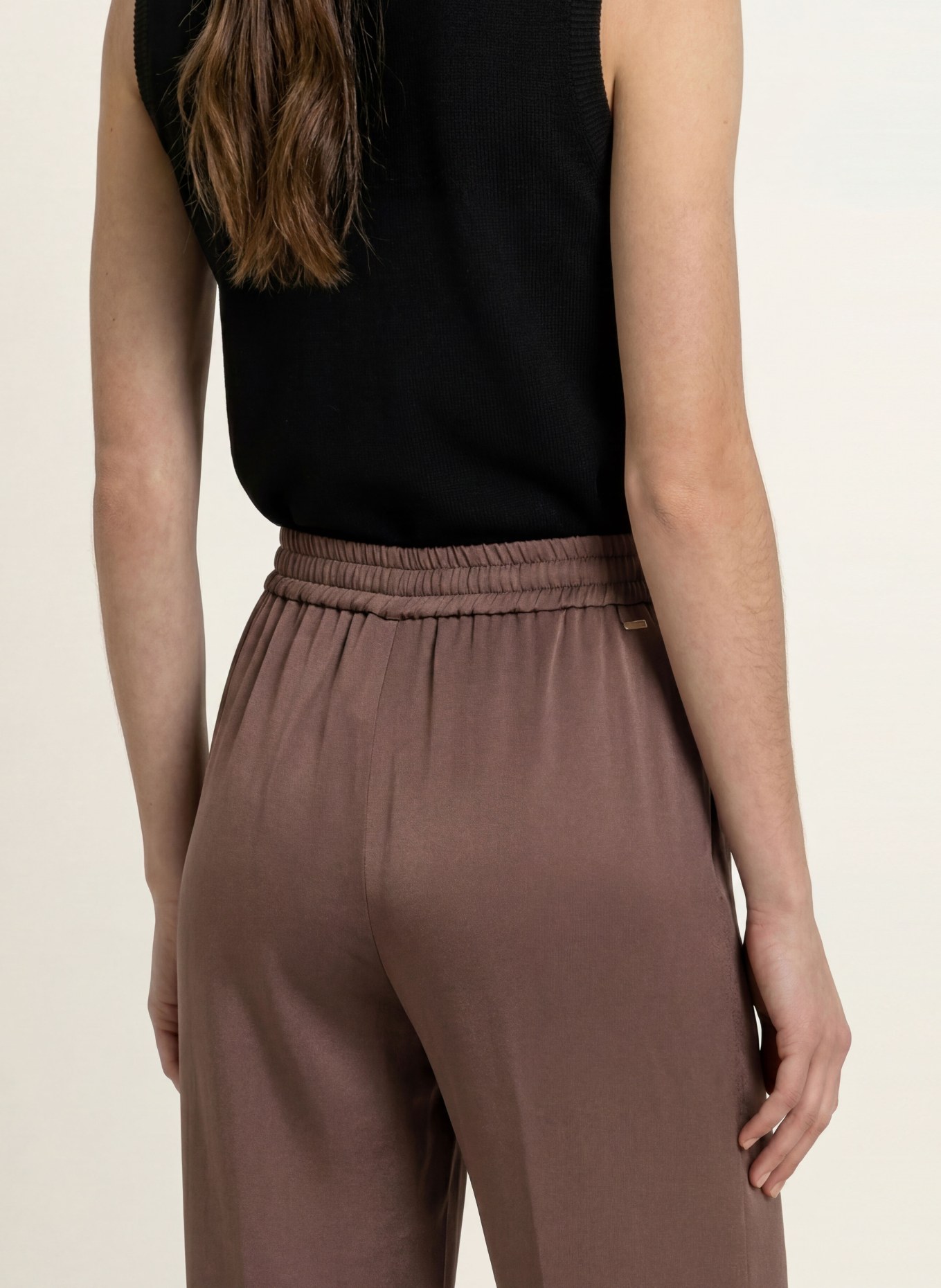 HERNO Satinhose: BRAUN
