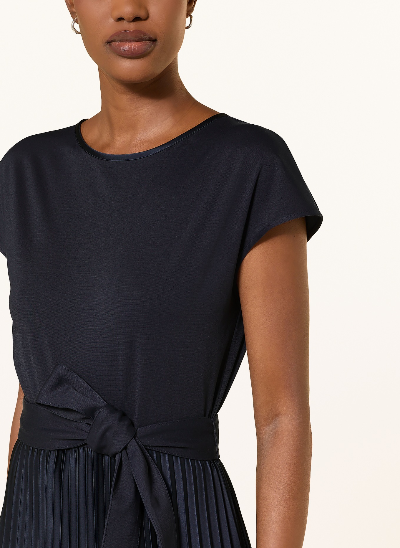 WEEKEND Max Mara Robe GELA en mélange de matières avec plis: BLEU FONCÉ