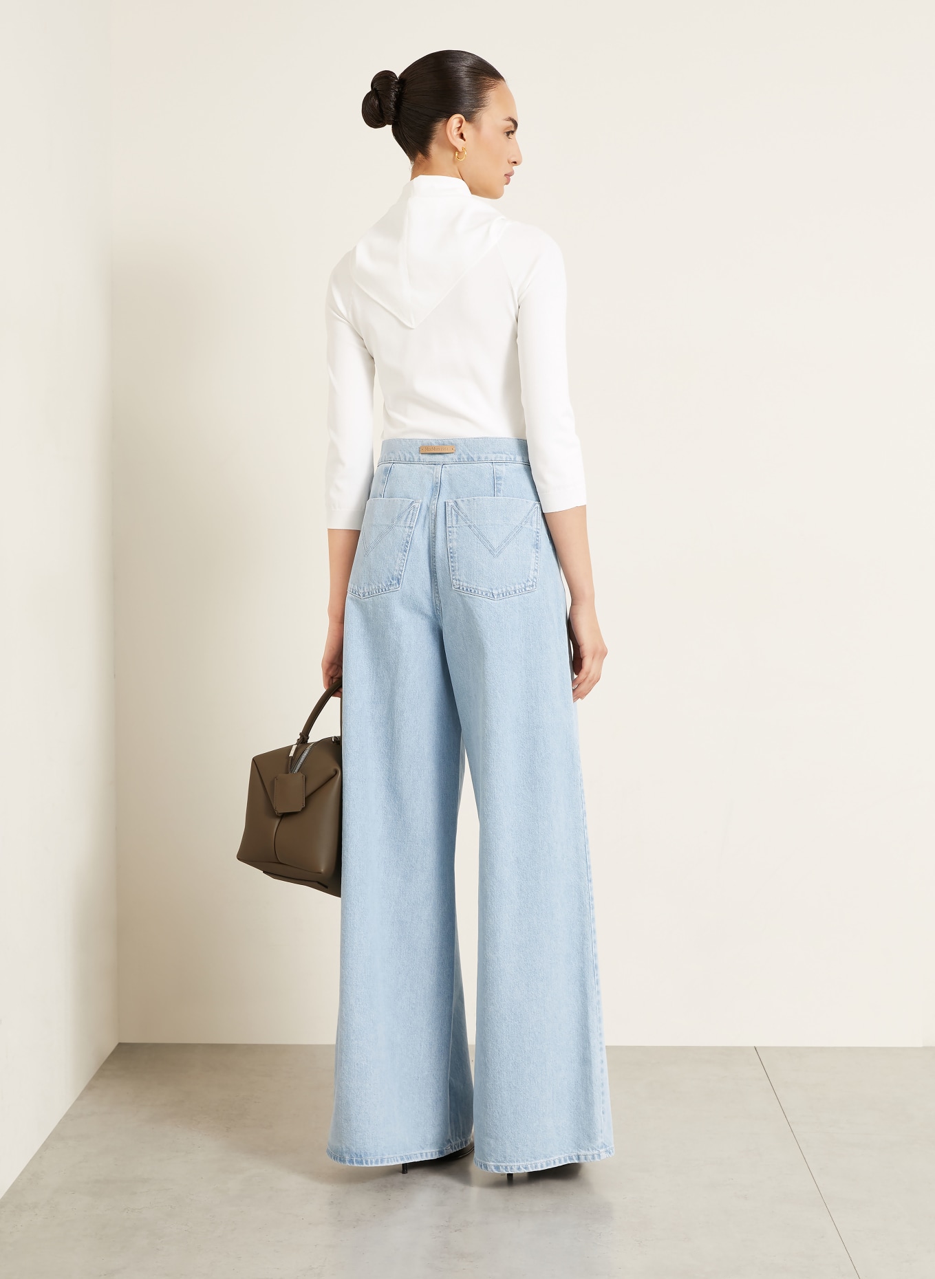 Max Mara FENICE sweater with 3/4 sleeves and detachable triangular scarf: WHITE