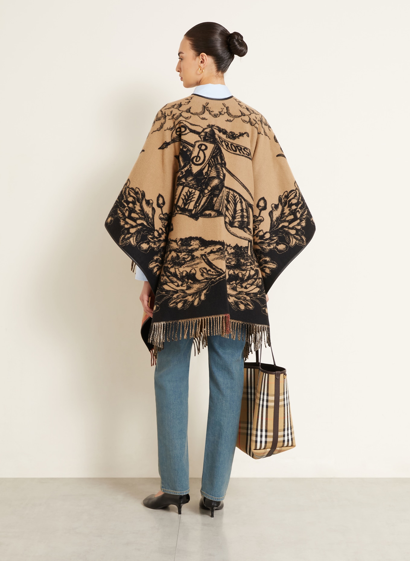 BURBERRY Cape GALLANT KNIGHT: BEIGE / RÖD / SVART