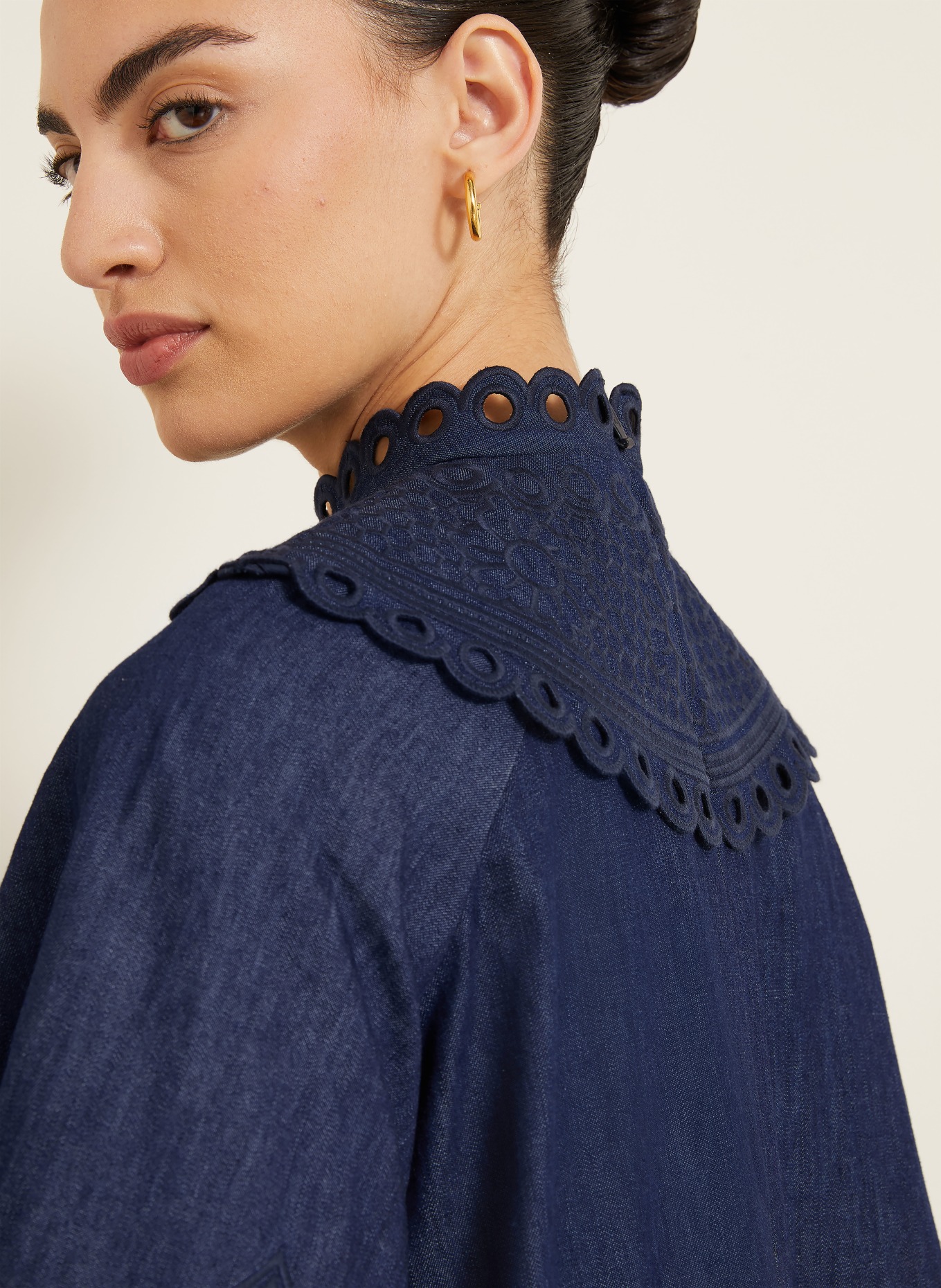 ZIMMERMANN Jeansbluse MAHON mit Lochspitze und 3/4-Arm: DUNKELBLAU