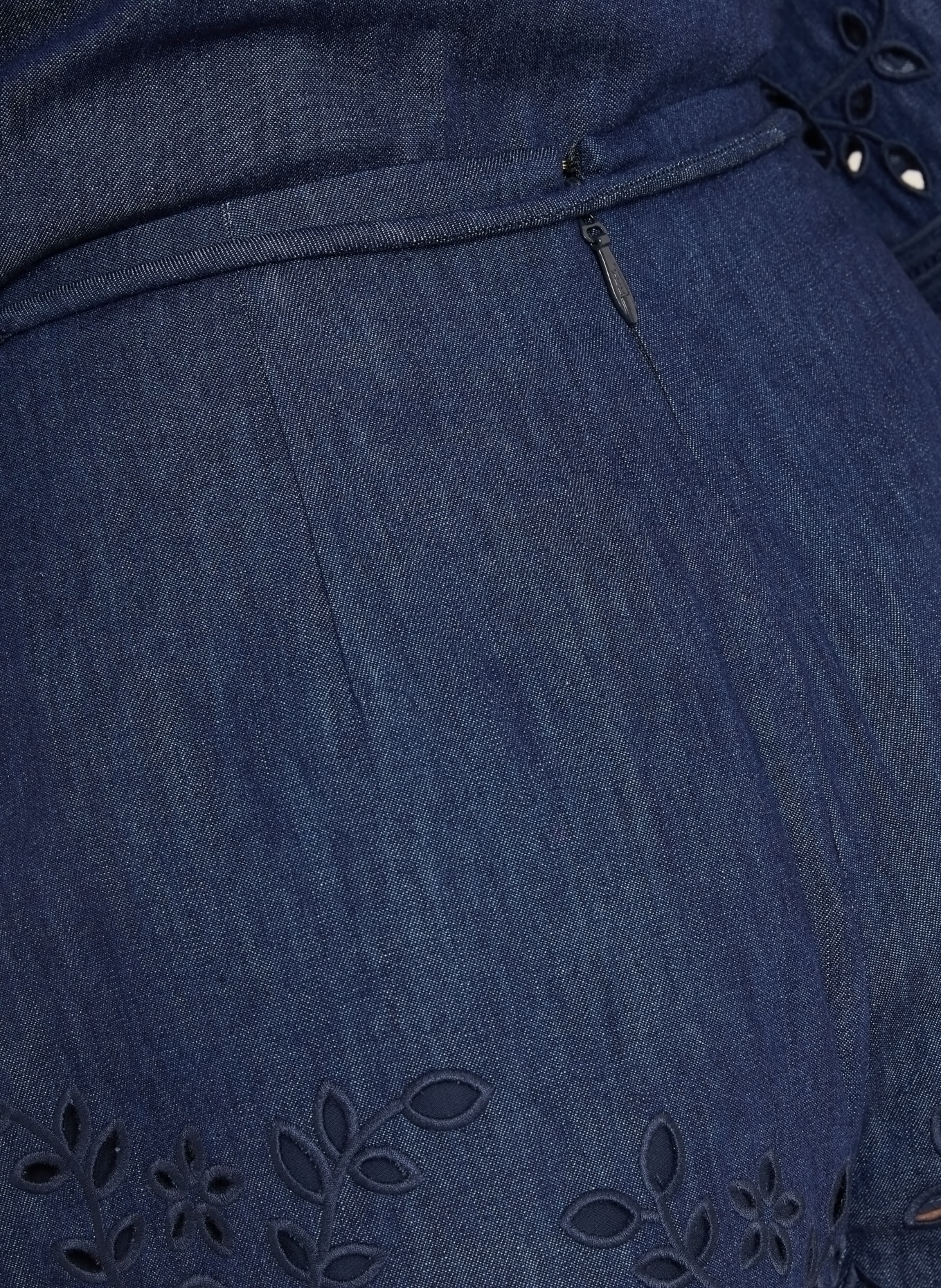 ZIMMERMANN Jeansshorts MAHON mit Lochspitze: INK