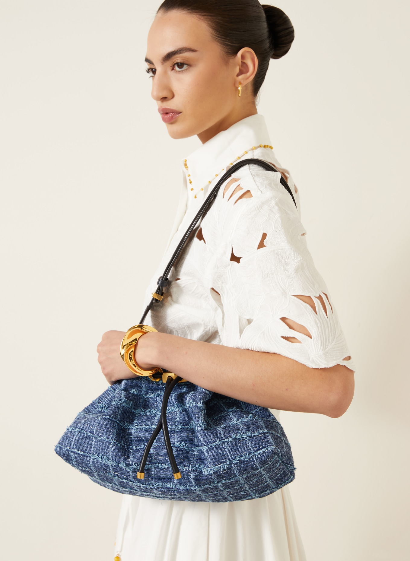 JIMMY CHOO Torba typu pouch BON BON w stylu jeansowym: NIEBIESKI / JASNONIEBIESKI