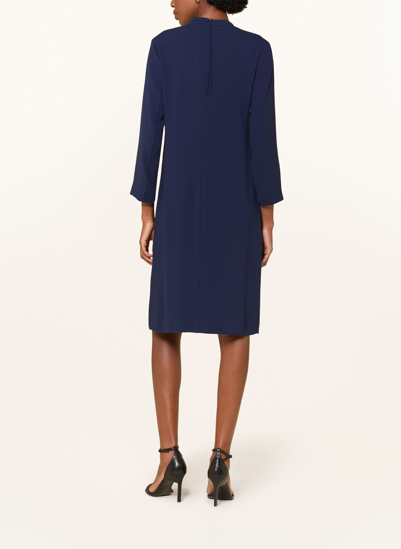 windsor. Jurk: DONKERBLAUW