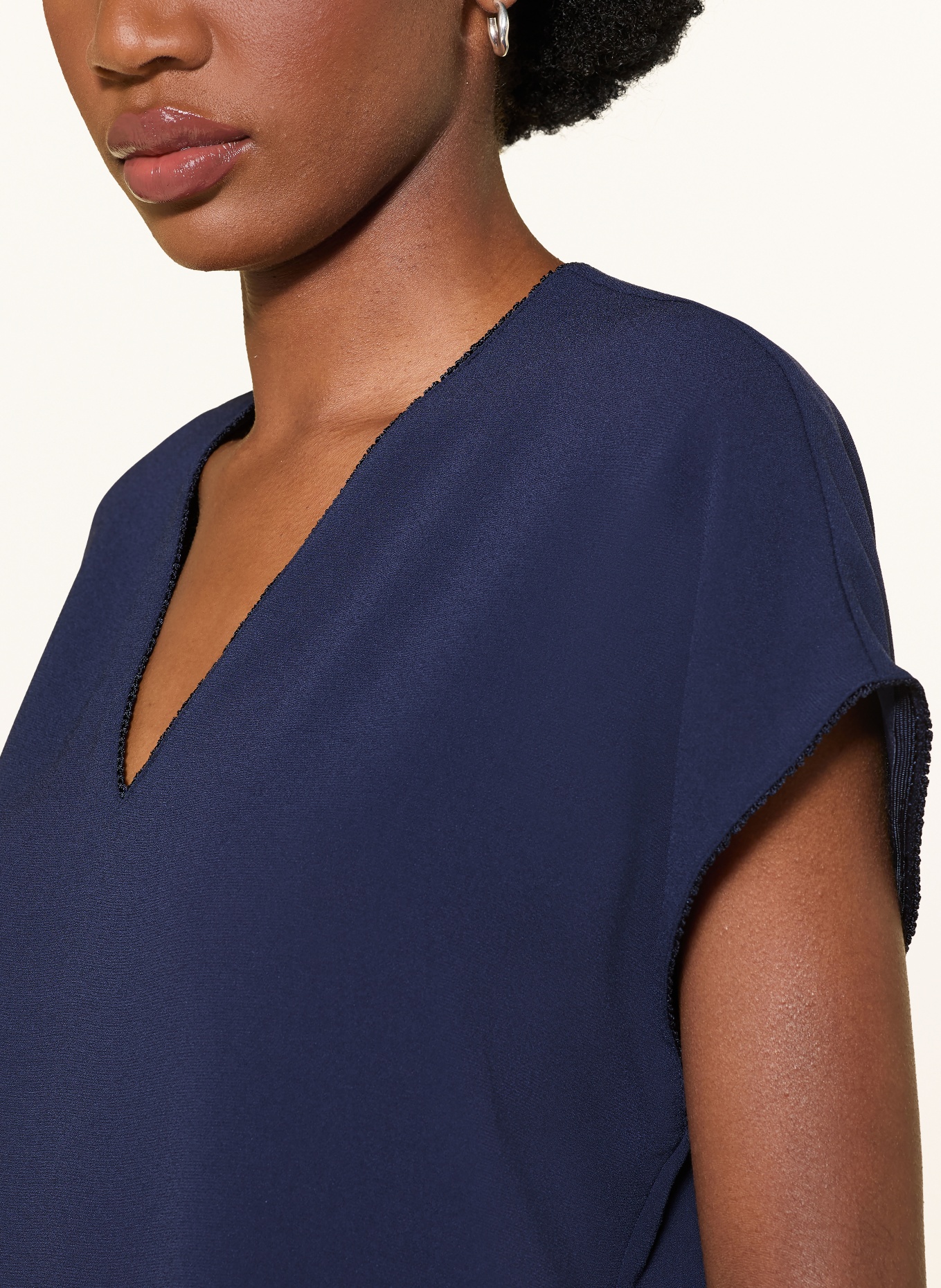 windsor. Blousetop: DONKERBLAUW