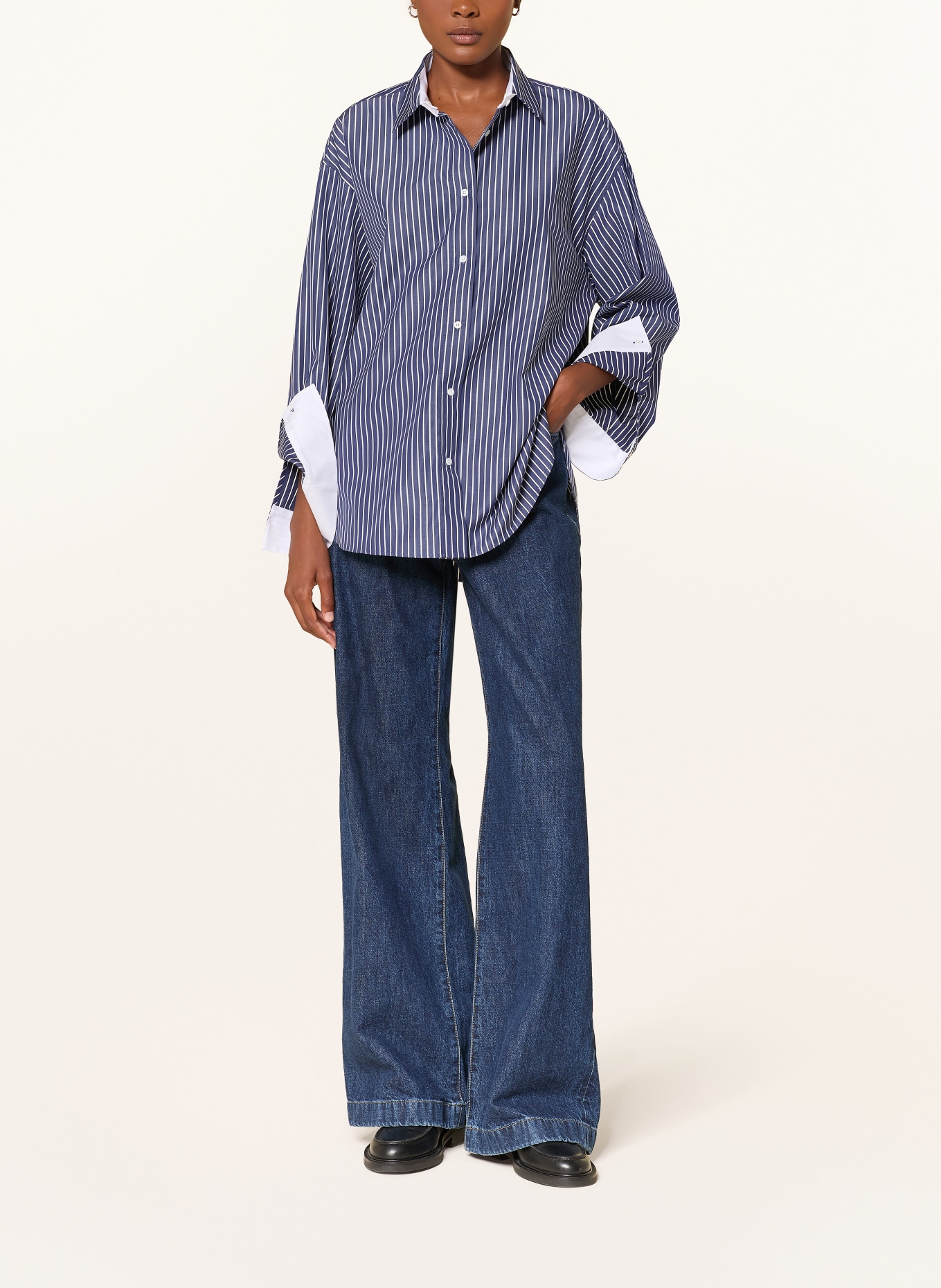 windsor. Overhemdblouse: DONKERBLAUW / WIT