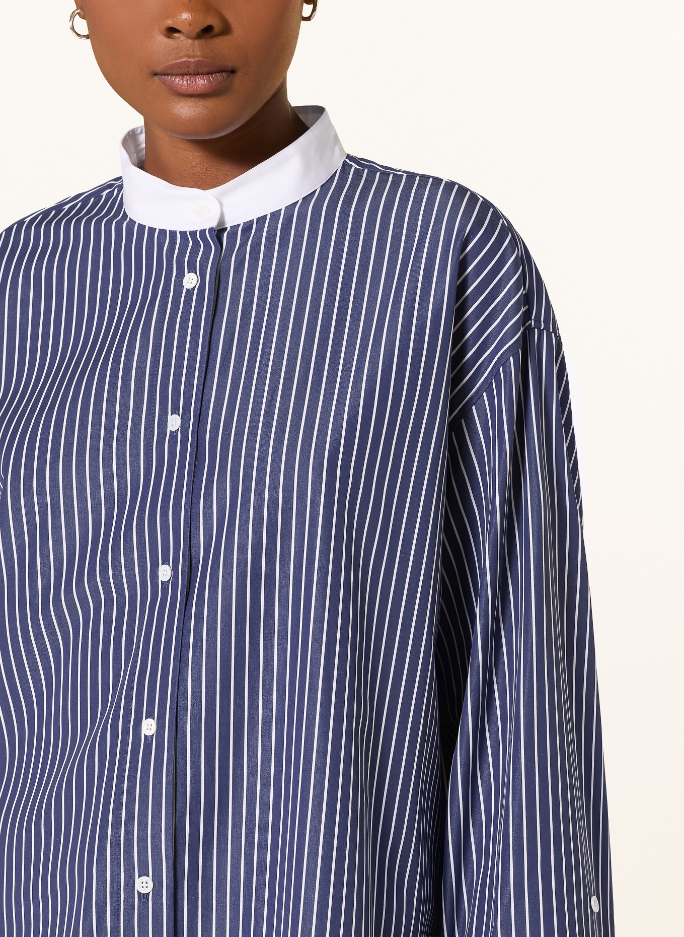 windsor. Overhemdblouse: DONKERBLAUW / WIT