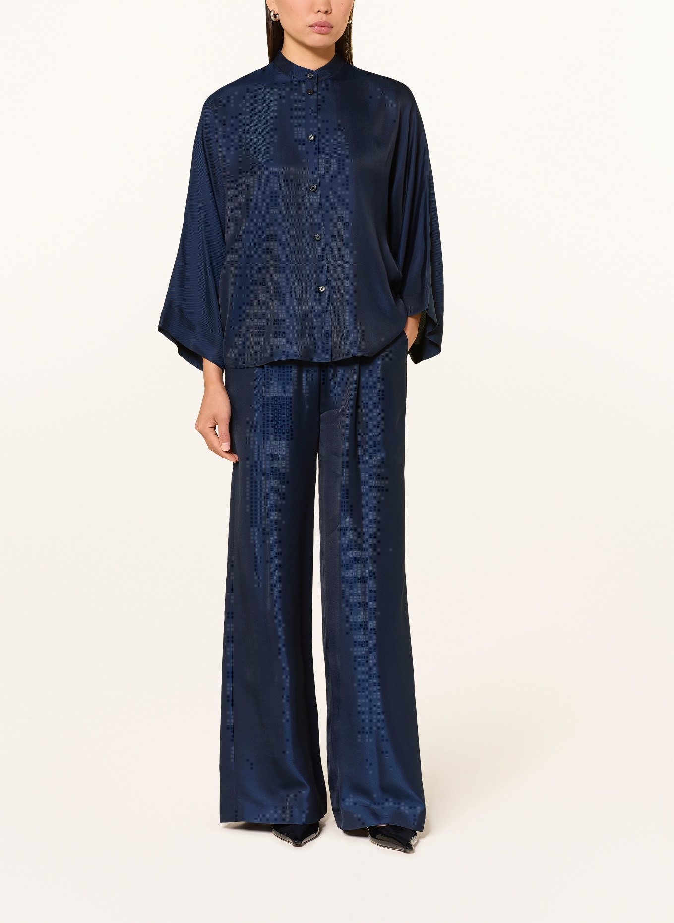 windsor. Satijnen blouse met zijde: DONKERBLAUW