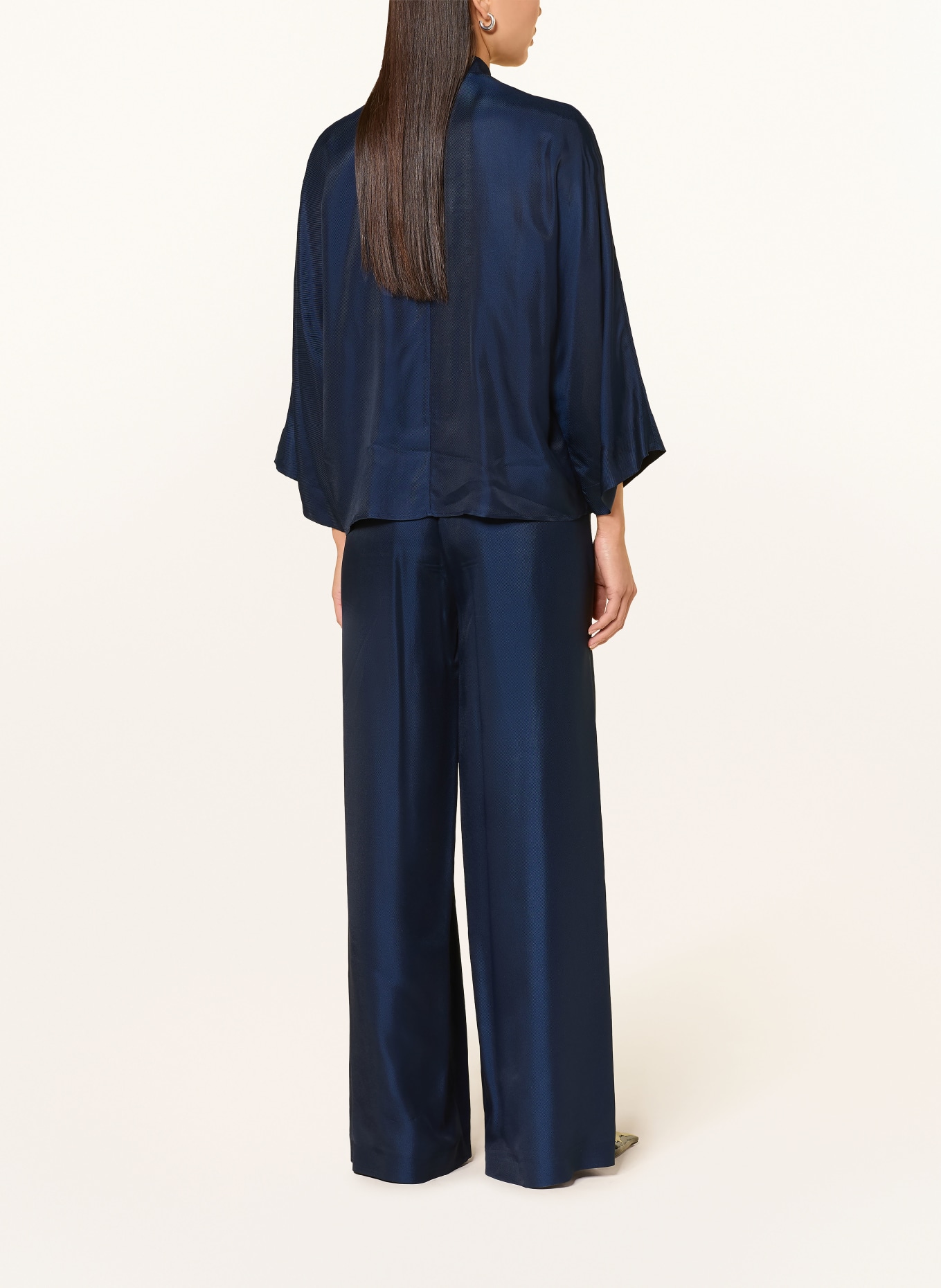 windsor. Satijnen blouse met zijde: DONKERBLAUW