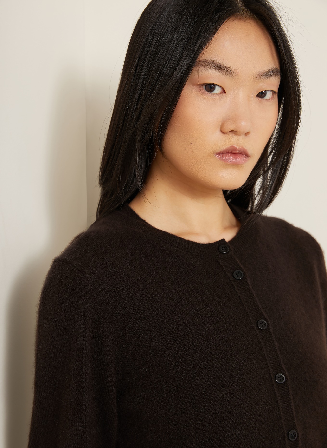 IRIS von ARNIM Ensemble NIARA TWINSET : cardigan et haut en maille avec cachemire: MARRON FONCÉ