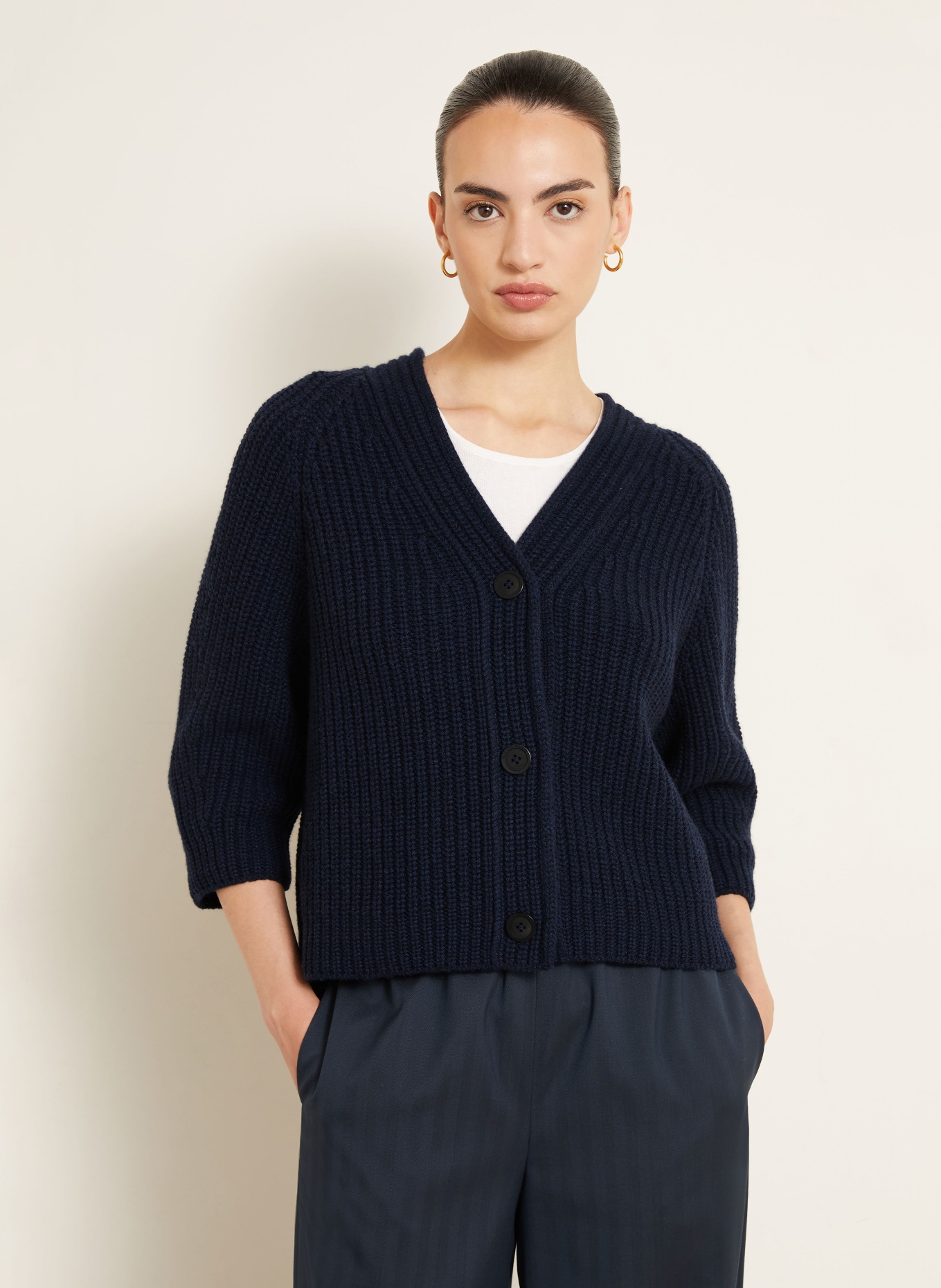 IRIS von ARNIM FALLOU BUTTON cashmere cardigan with 3/4 sleeves: DARK BLUE