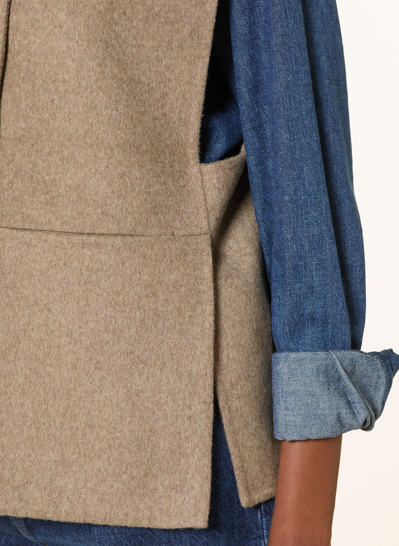 MRS & HUGS Vest: BEIGE