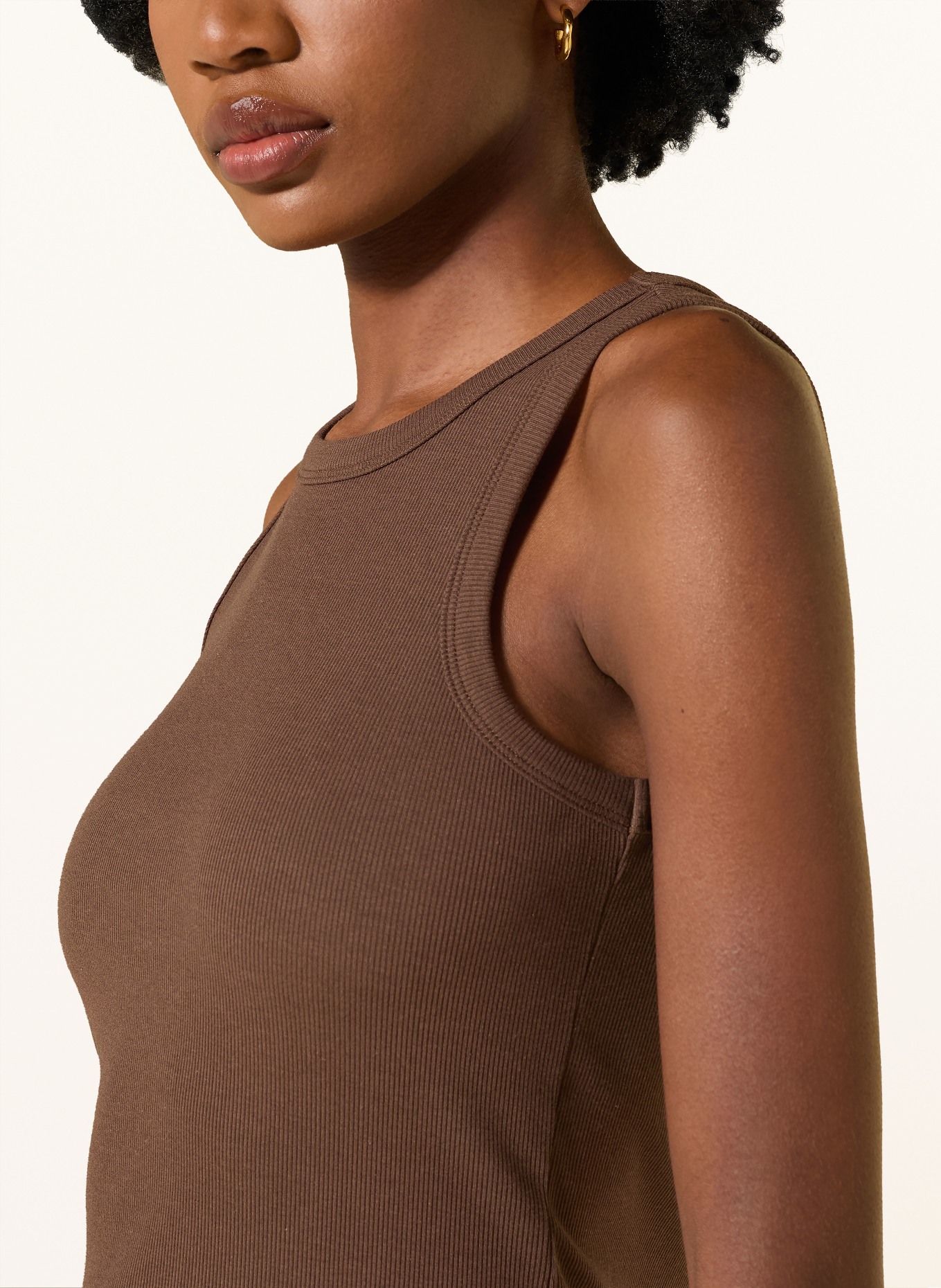 MRS & HUGS Top: BRUN