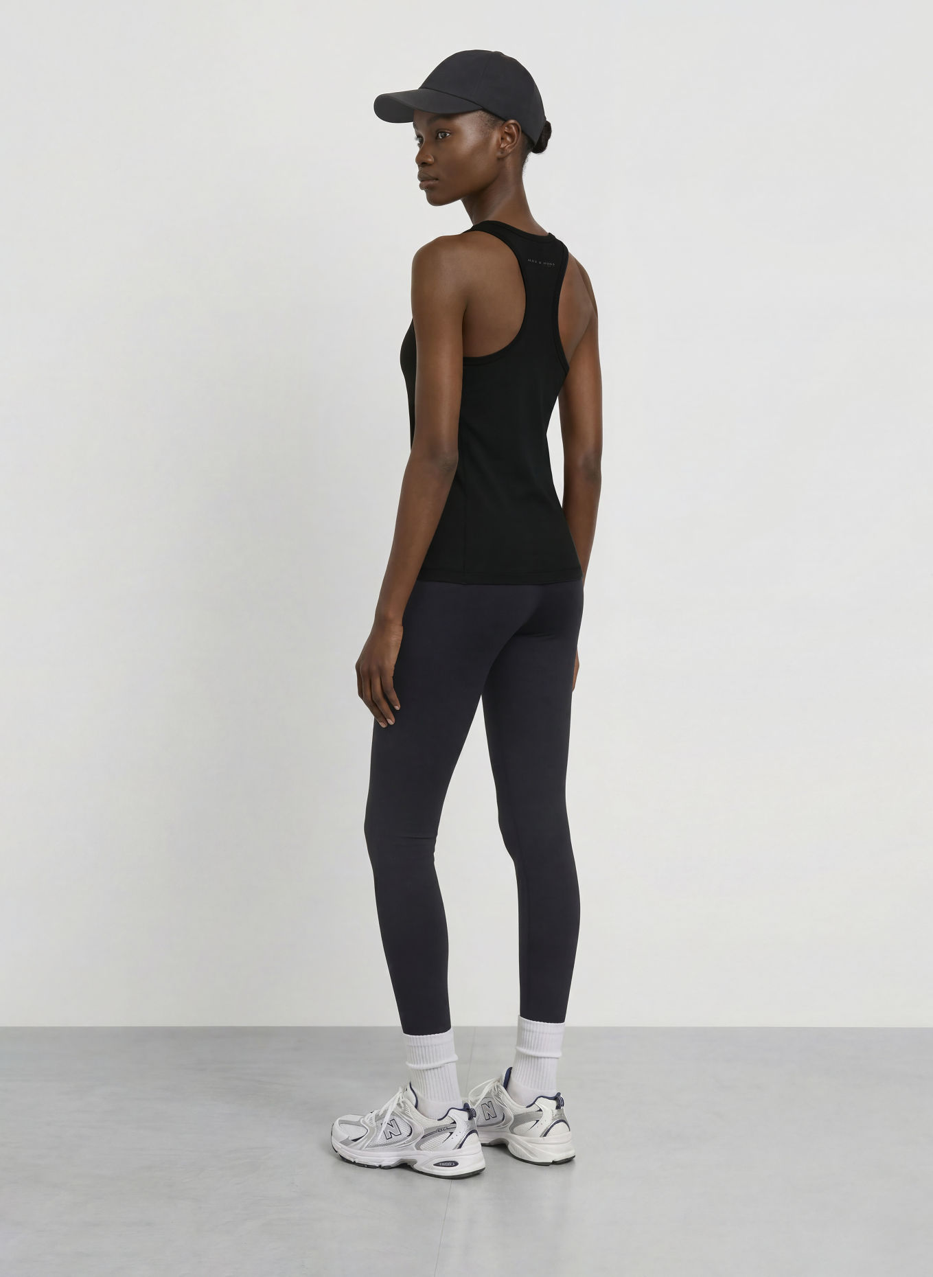 MRS & HUGS Sporttop: ZWART