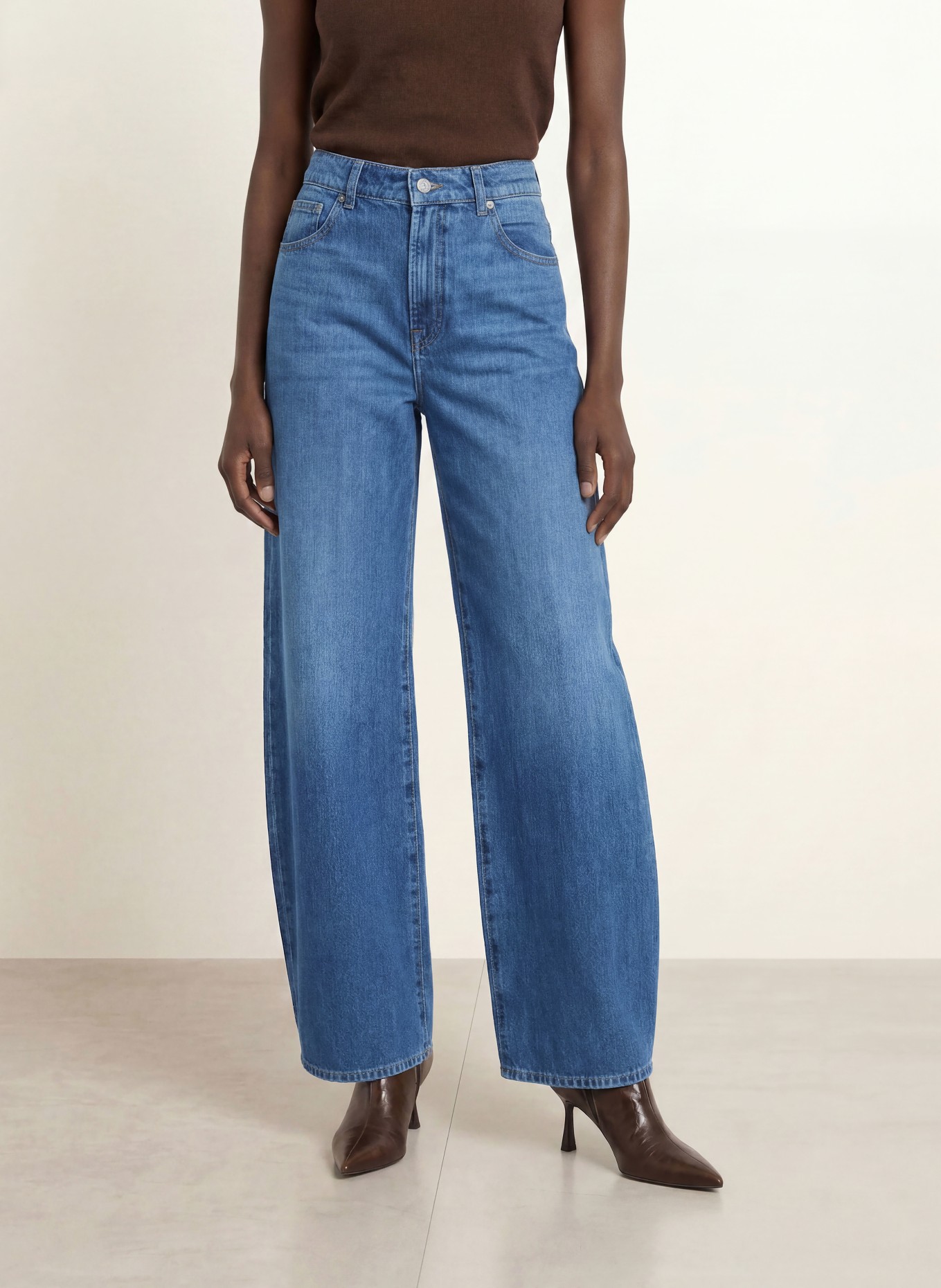 7 for all mankind Barrel Jeans BONNIE CURVILINEAR: 3NW DARKWIND