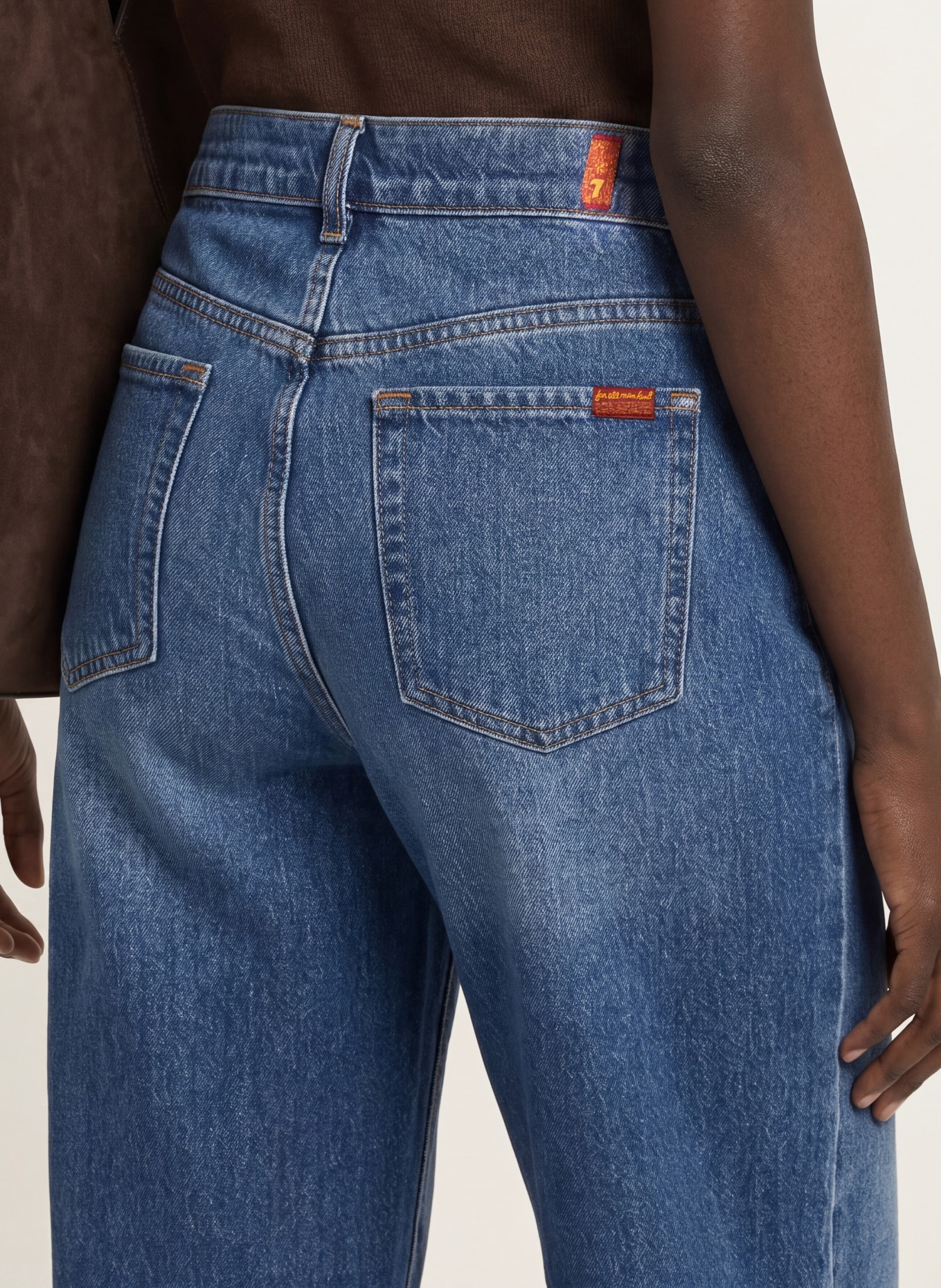 7 for all mankind Barrel Jeans BONNIE CURVILINEAR: 3NW DARKWIND