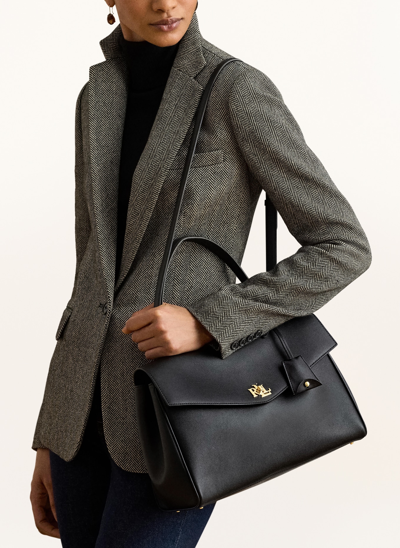 LAUREN RALPH LAUREN Kabelka přes rameno FARRAH MEDIUM: ČERNÁ
