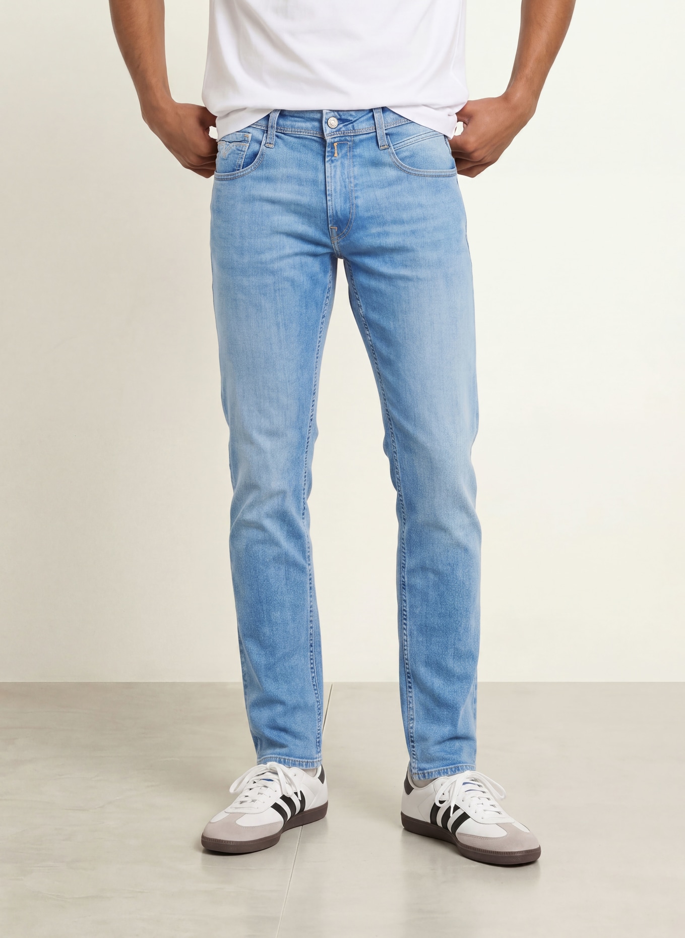 REPLAY Jeans ANBASS Slim Fit: C010 Light Blue