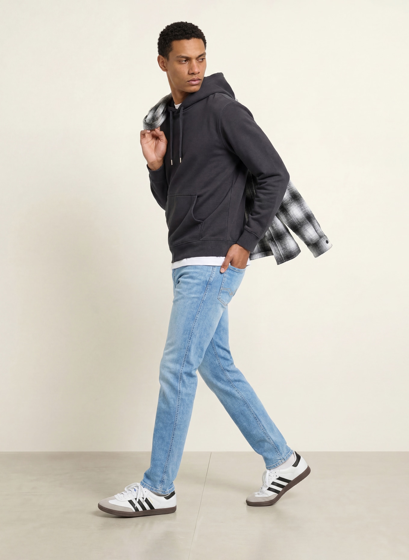 REPLAY Jeans ANBASS Slim Fit: C010 Light Blue