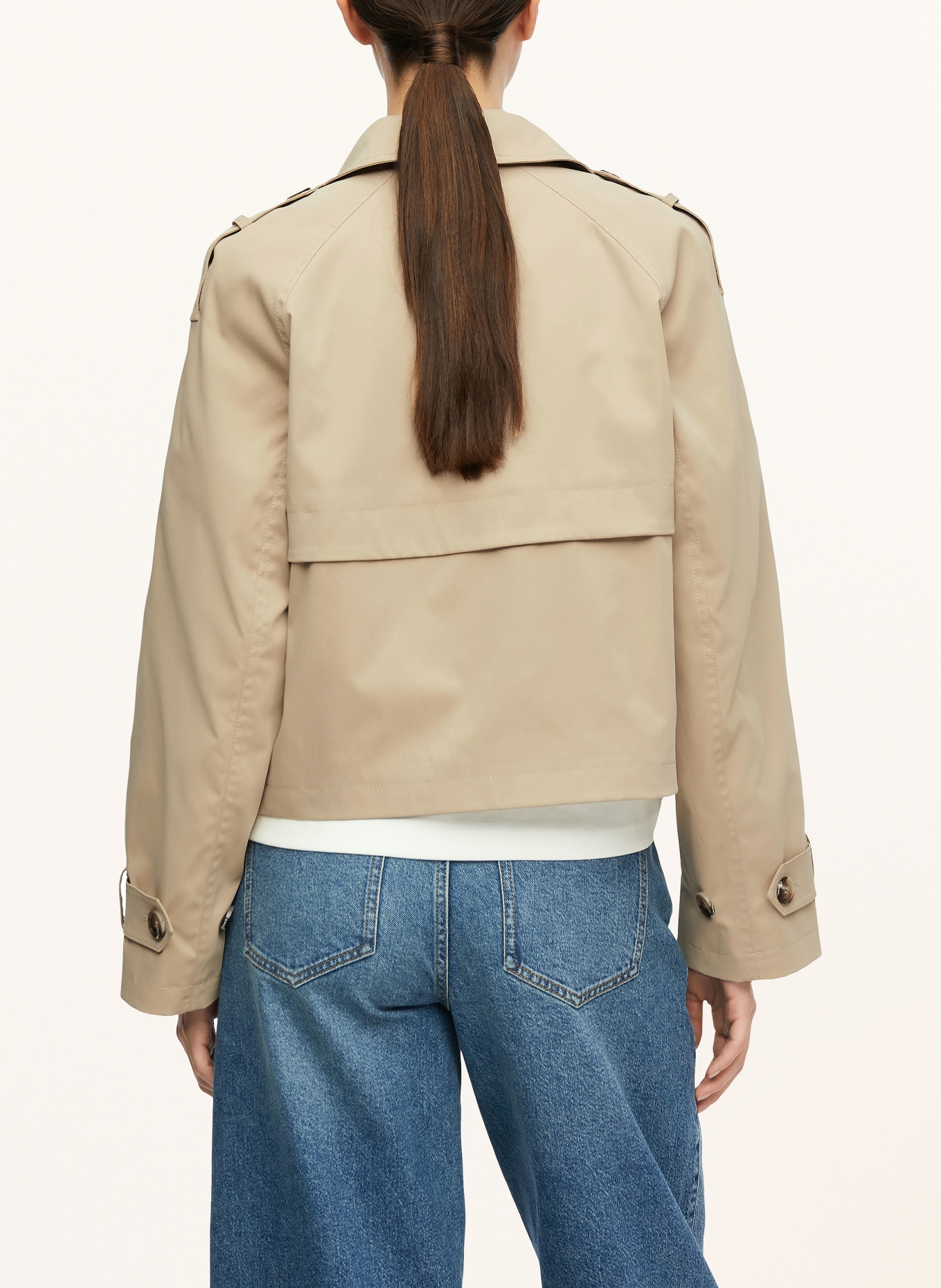 comma Pea coat: BEIGE
