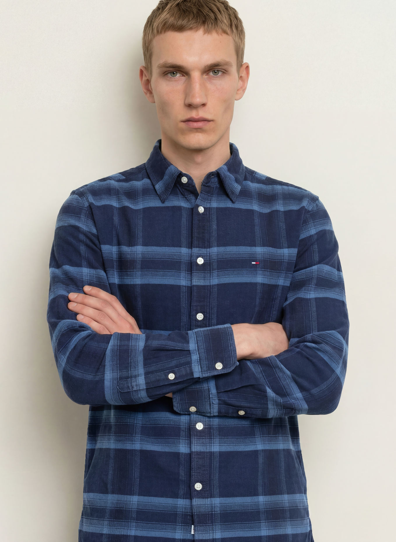 TOMMY JEANS Cordhemd Regular Fit: DUNKELBLAU / BLAUGRAU / BLAU