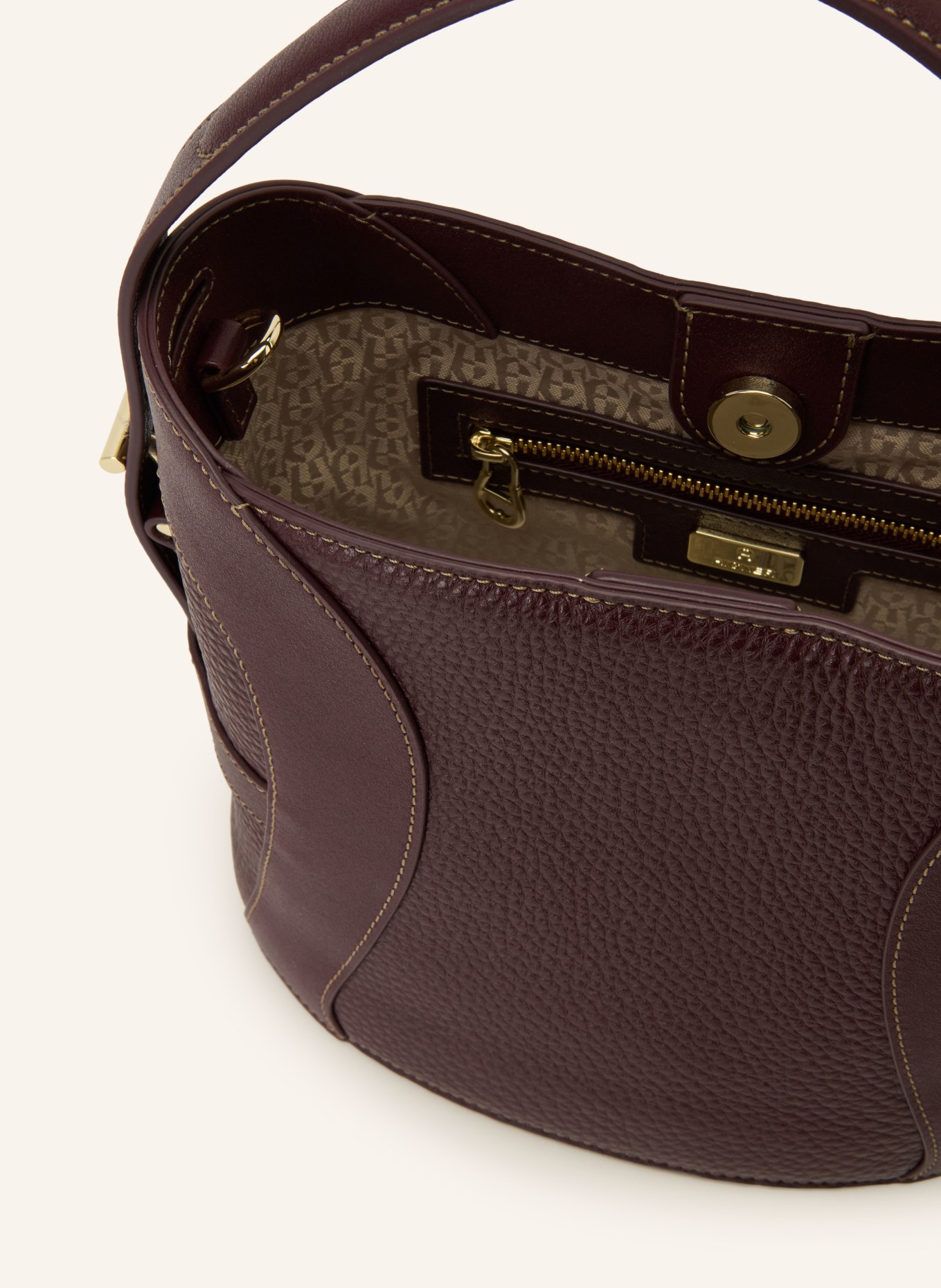 AIGNER Beuteltasche DEBORAH: DUNKELROT / GOLD