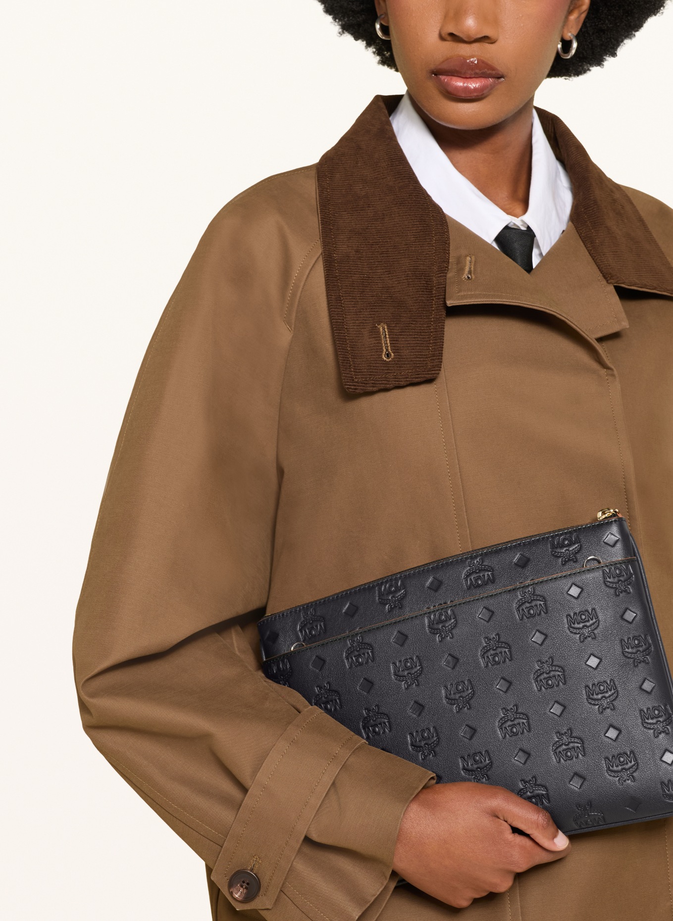 MCM Clutch AREN: ZWART