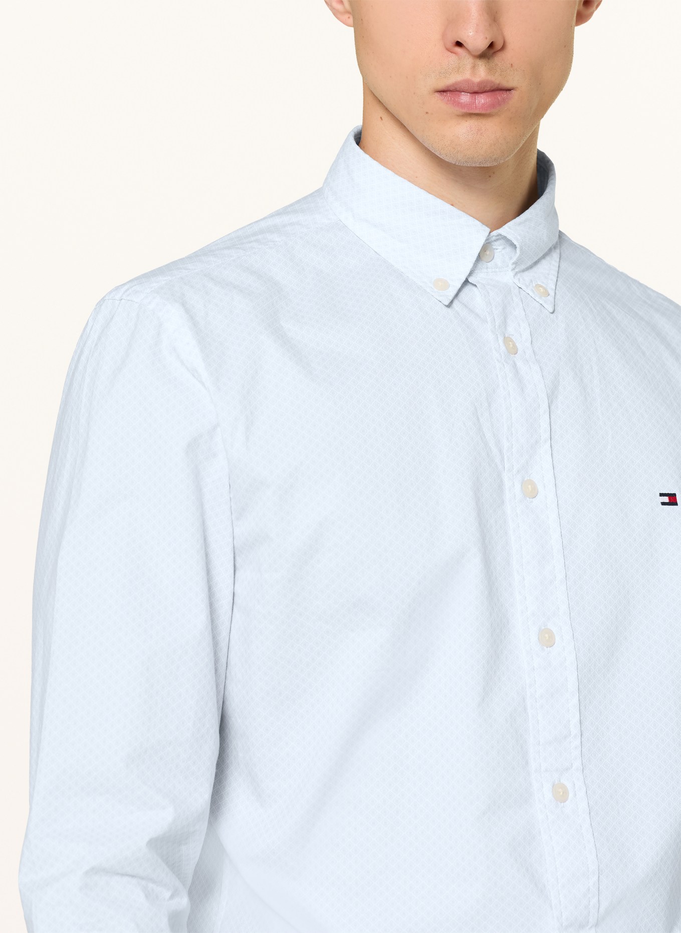 TOMMY HILFIGER Comfort Fit Shirt: LIGHT BLUE / WHITE