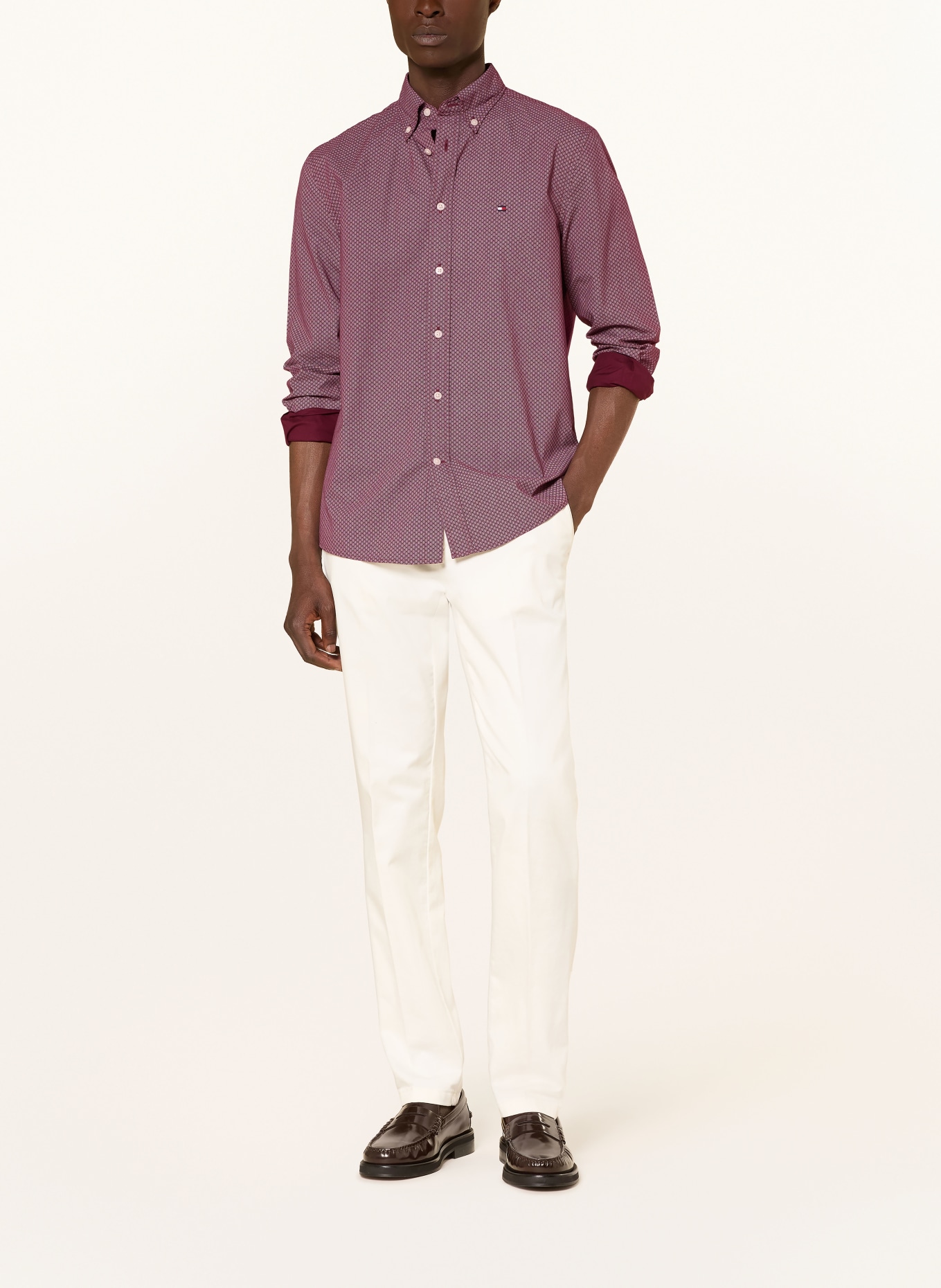 TOMMY HILFIGER Comfort Fit Shirt: DARK RED / WHITE