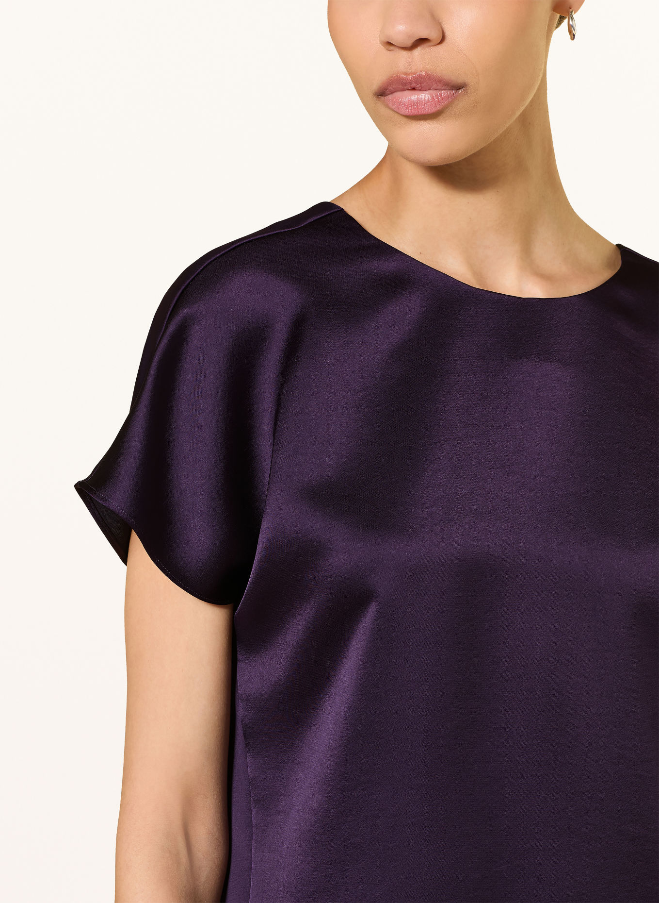 LUISA CERANO Bluse i satin: MØRKELILLA