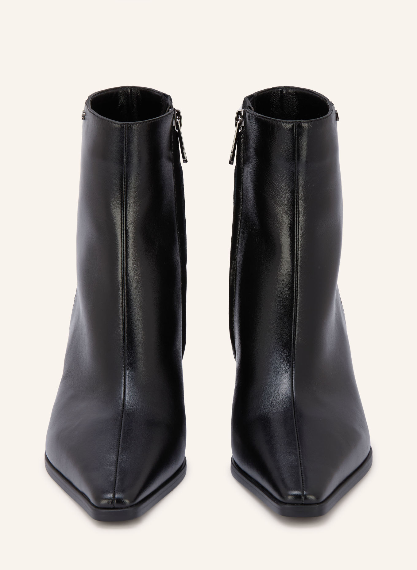 MARC CAIN Botki: 900 black new
