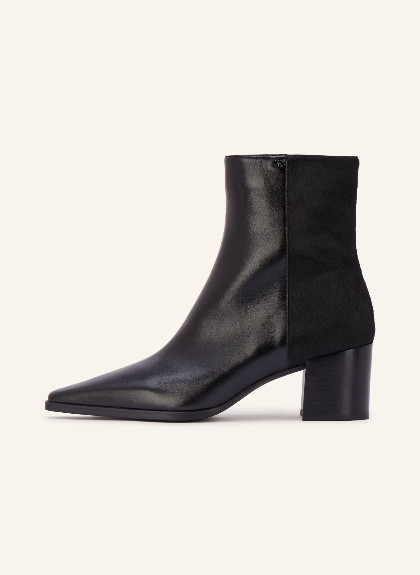 MARC CAIN Botki: 900 black new