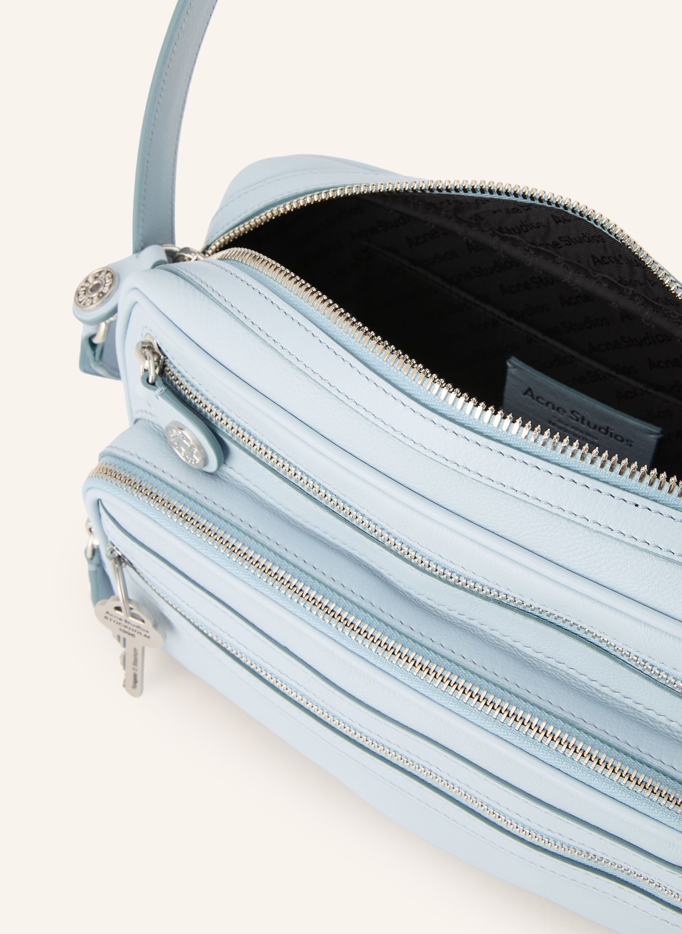 Acne Studios Schoudertas CAMERO PARTY: LICHTBLAUW / ZILVER