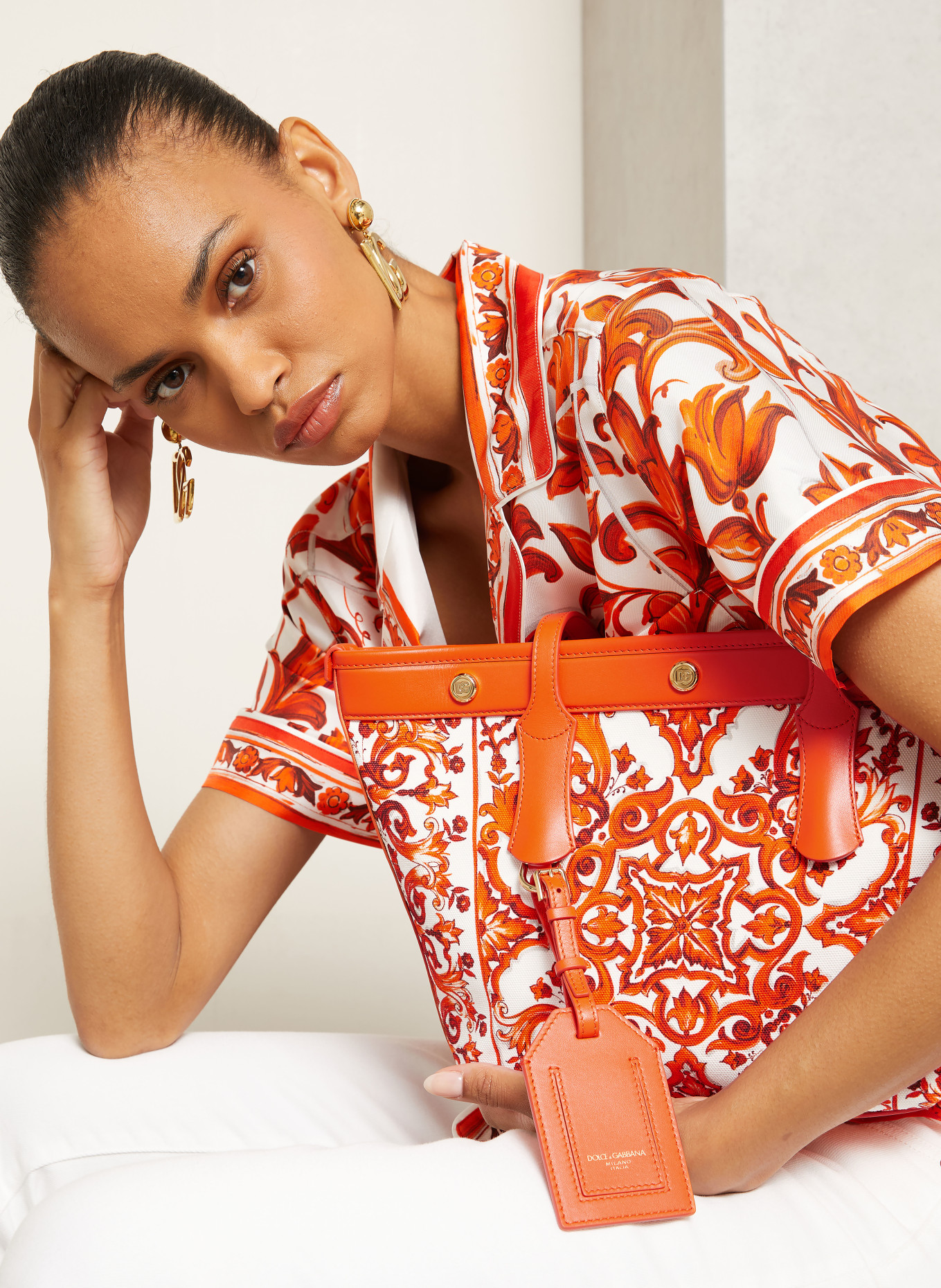 DOLCE & GABBANA ATENE Shopper with Pouch: ORANGE / ECRU
