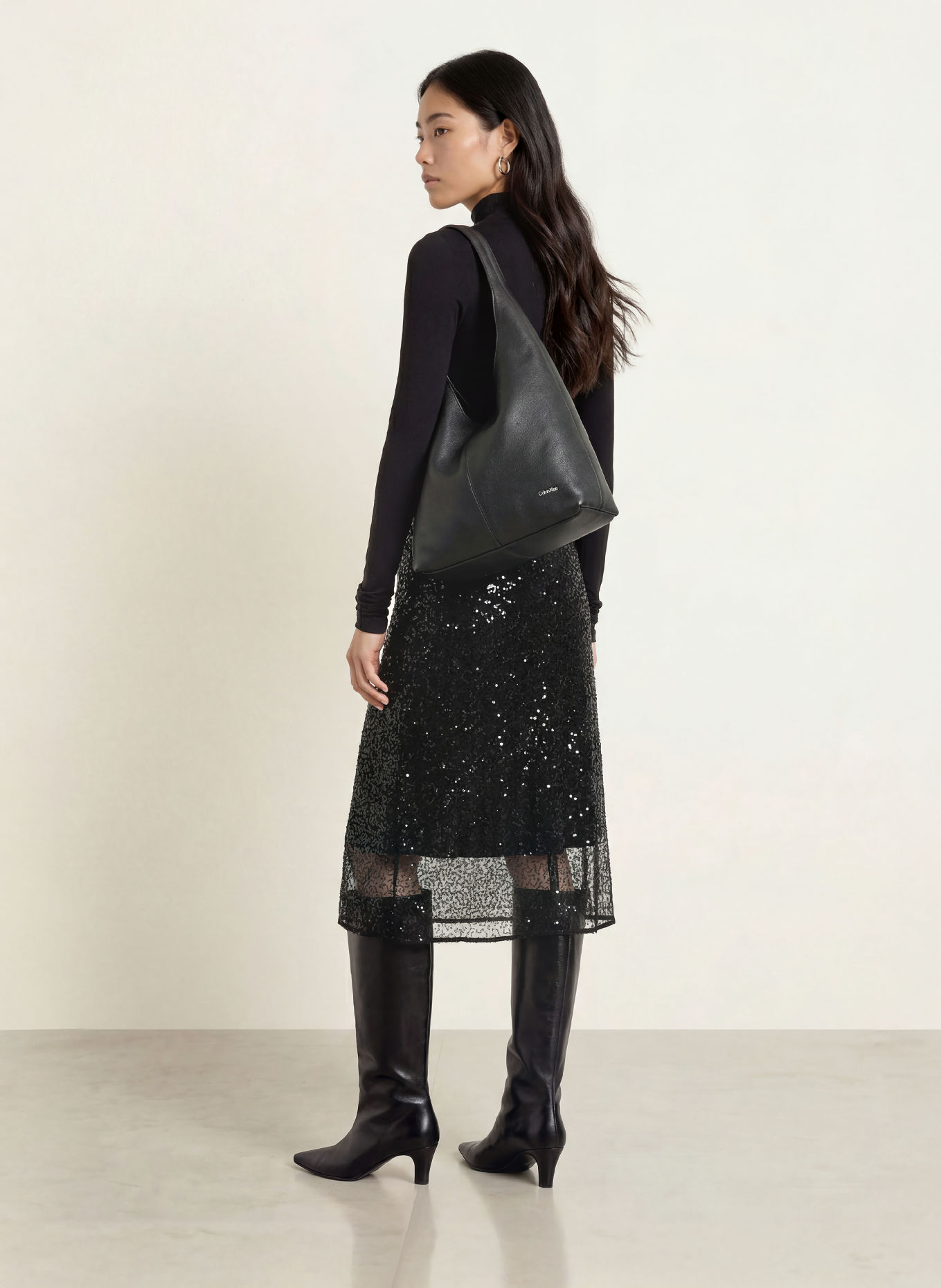 SELECTED Rok met pailletten en sieradenparels: ZWART